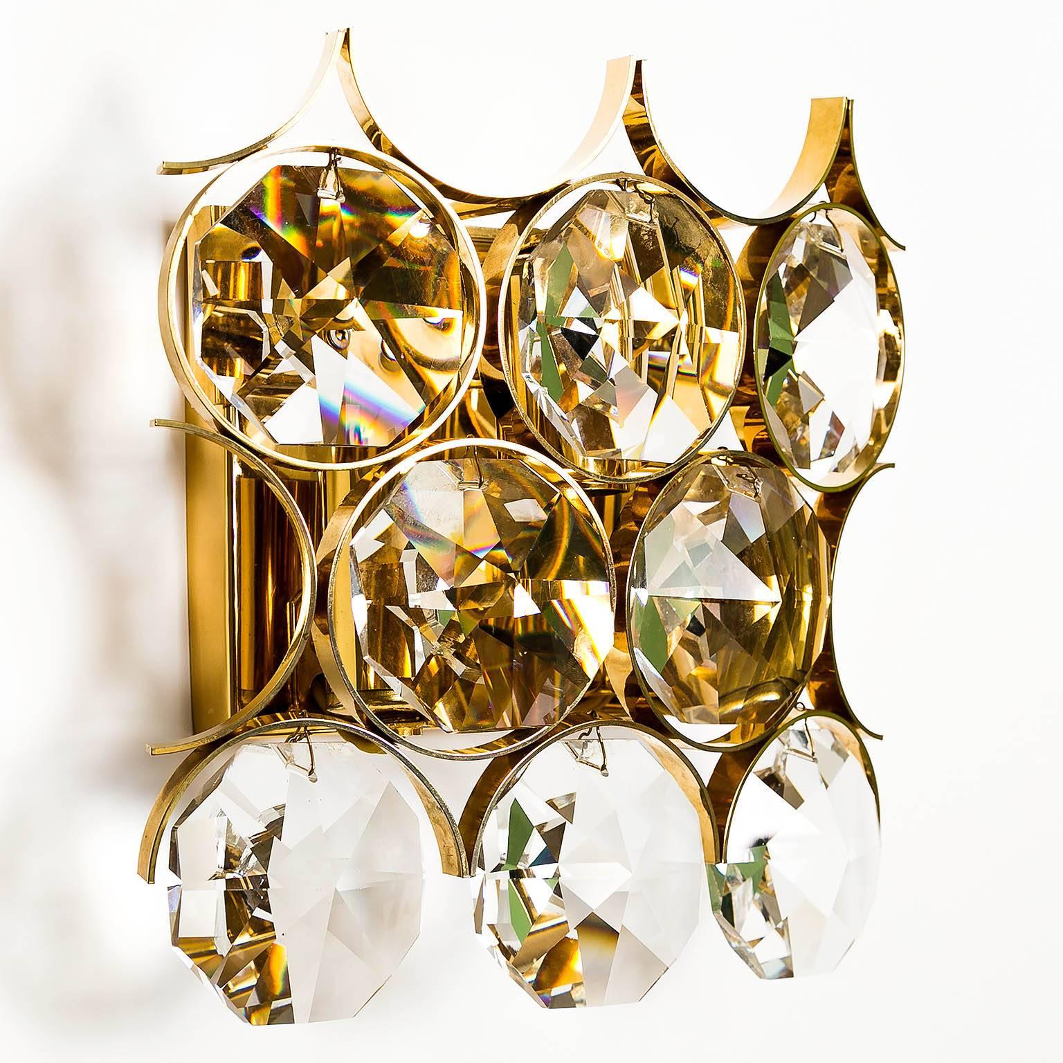 Hollywood Regency Pair of Palwa Sconces Wall Lights in Gilded Brass with Large Crystals, 1960s For Sale