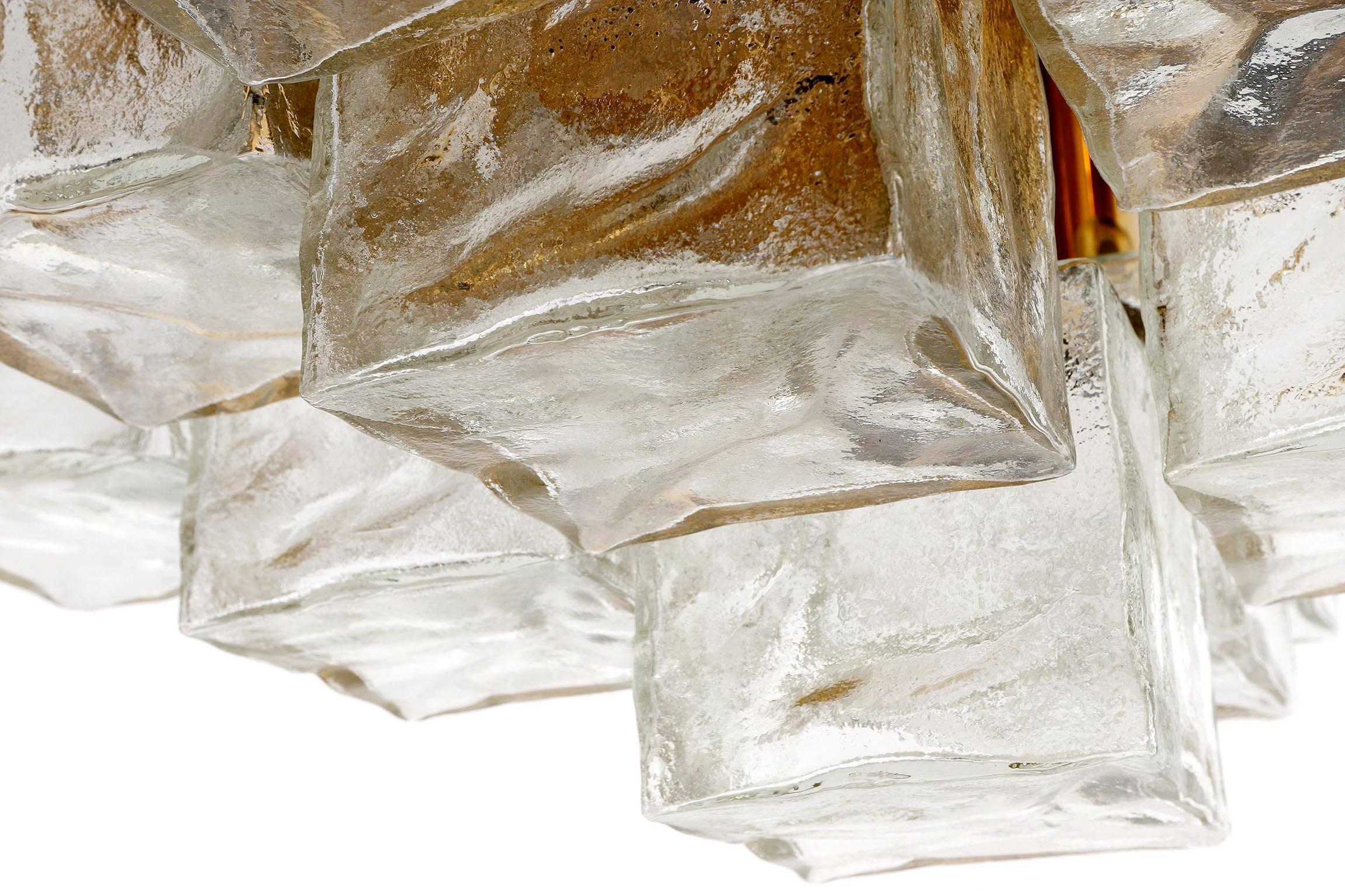 Verre Applique ou éclairage encastré carré Kalmar, en laiton et verre de glace coulé, 1970, 1 sur 3 en vente