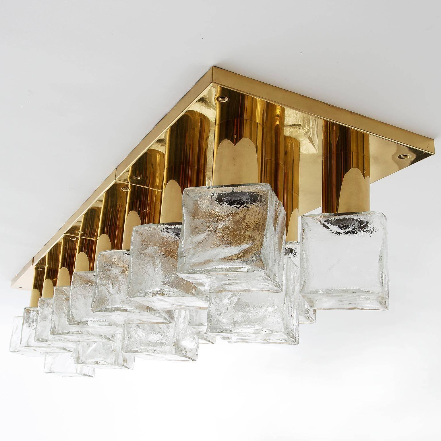 Quatre lampes ou appliques modulaires Kalmar à poser ou suspendre encastrées, verre moulé en laiton, 1970 en vente 1