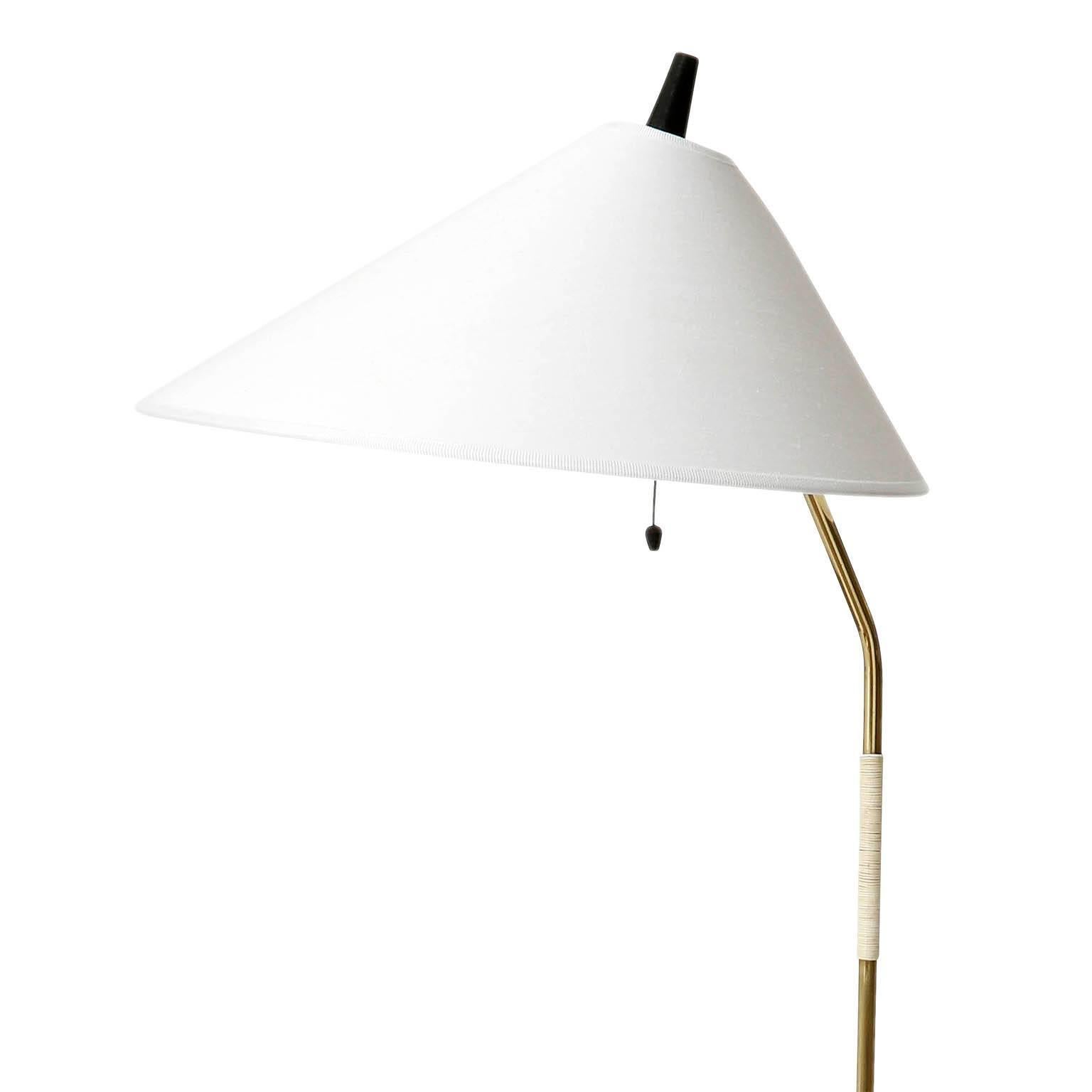 Floor Lamp, Brass Black Cast Iron, Austria, 1960 In Excellent Condition In Hausmannstätten, AT