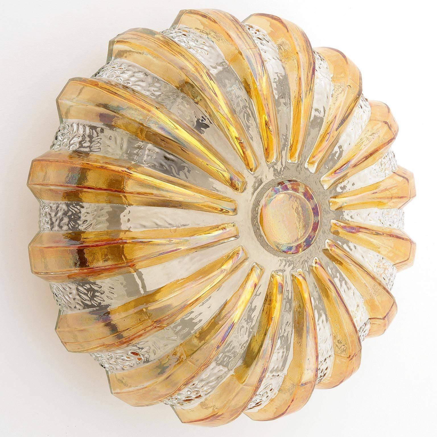 Sunburst Light Fixture, 1970 In Excellent Condition In Hausmannstätten, AT