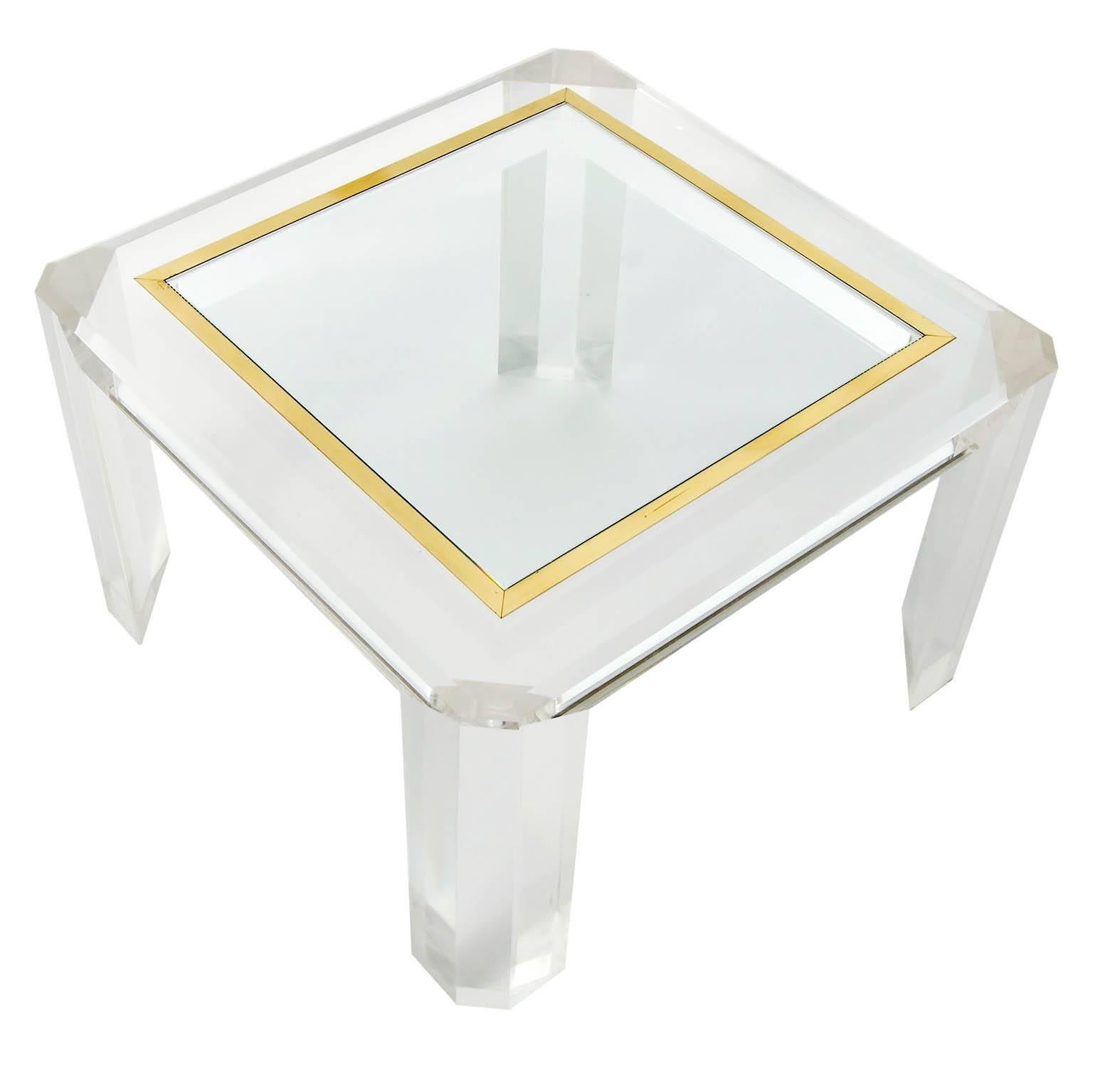 Paar Lucite Coffee Cocktail Tables, Messingglas, 1970er Jahre im Zustand „Gut“ im Angebot in Hausmannstätten, AT