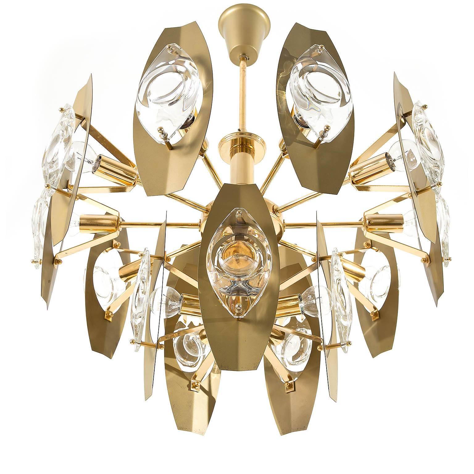 Mid-Century Modern Oscar Torlasco Chandelier, Glass Brass Glass, Italy, 1968 For Sale