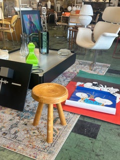 Tabouret tripode Charlotte Perriand 1970