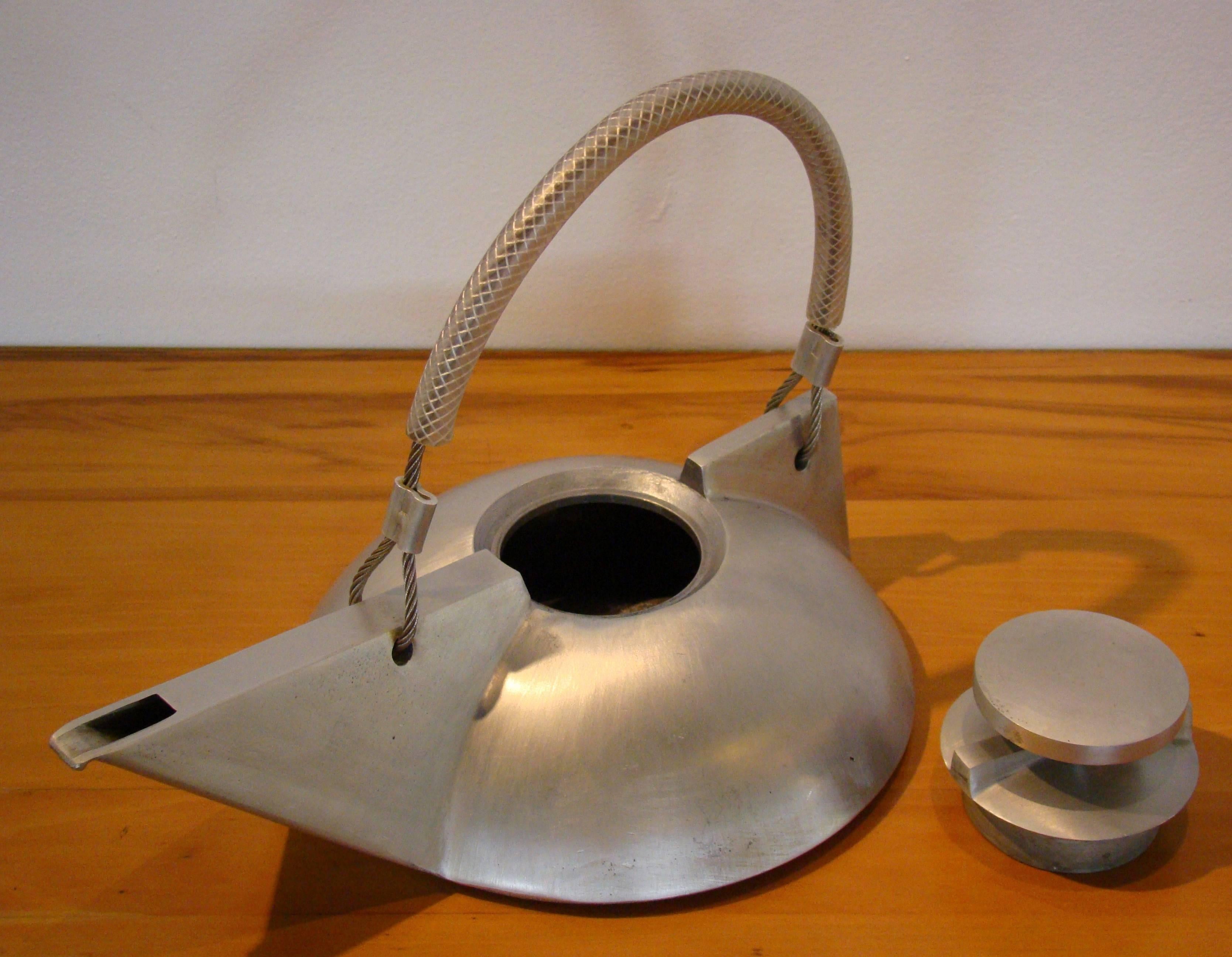 Modernist Bauhaus /Art Deco Inspired Sculptural Teapot In Excellent Condition In Denver, CO