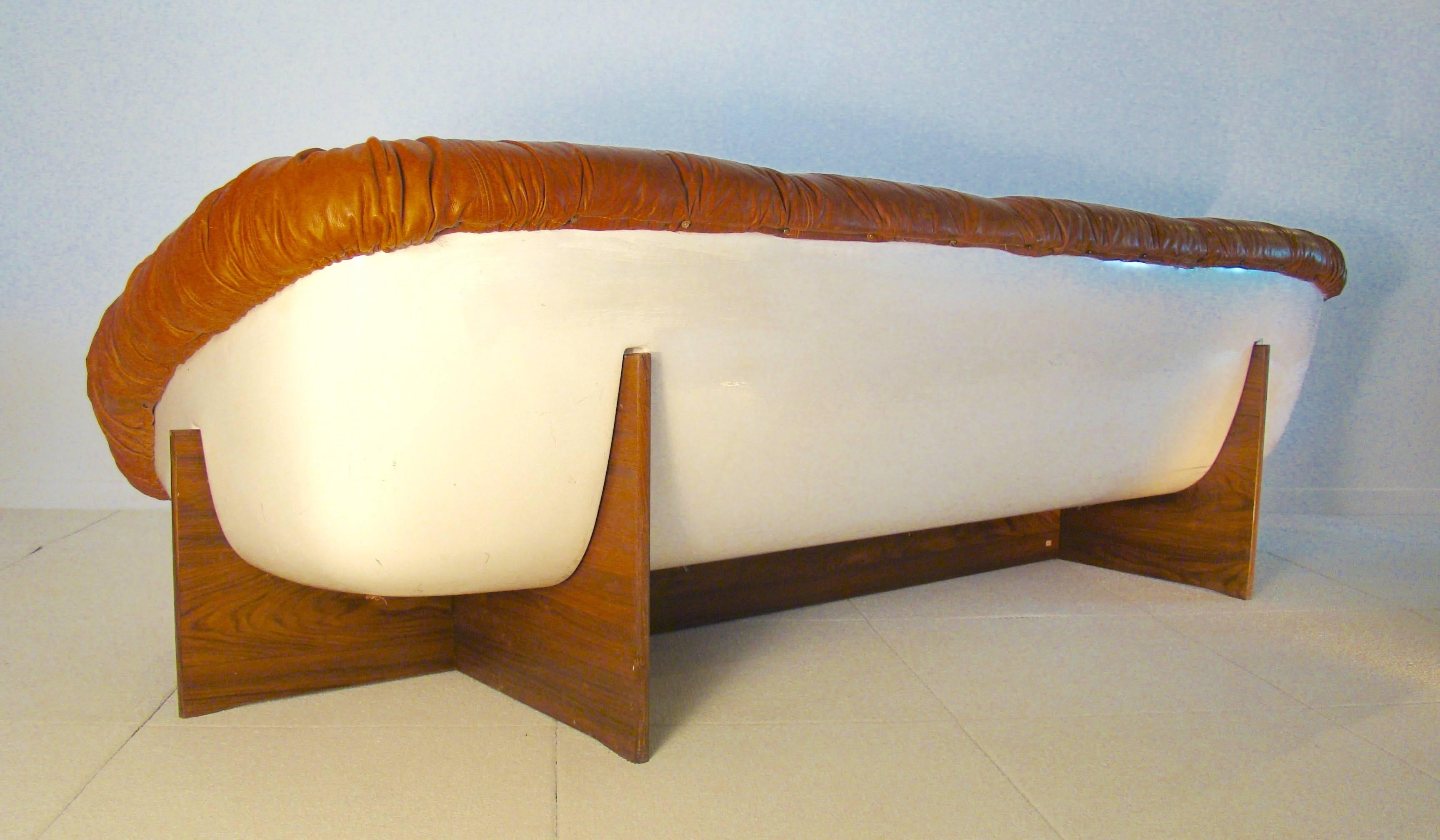Mid-Century Modern Fine and Rare Percival Lafer Sofa in Leather, Fibreglass and Rosewood “Brazil”