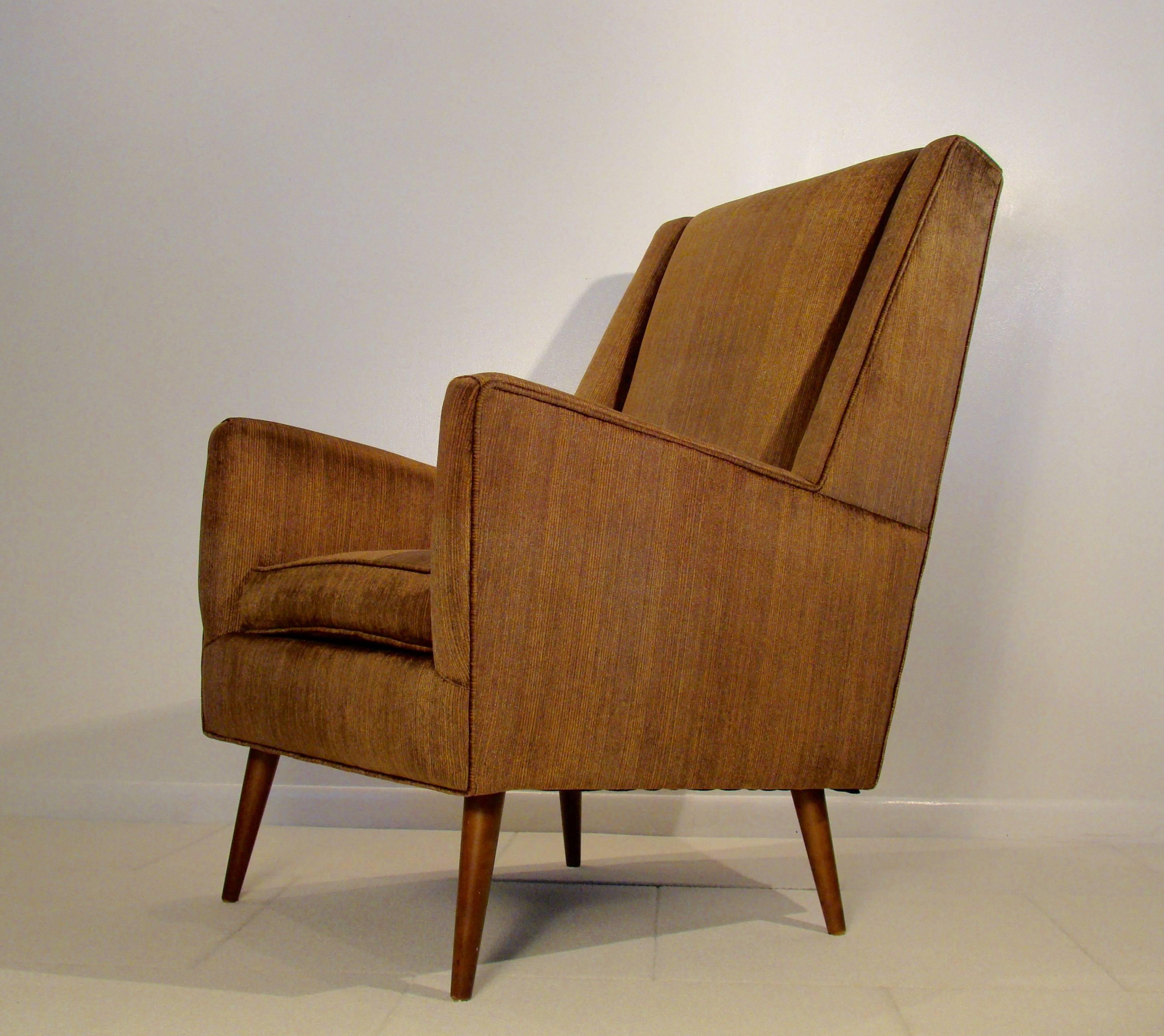 Wonderful pair of lounge chairs attributed to and in the manner of the Paul McCobb 'Planner Group' series for Winchendon Furniture Co. (USA).

Narrow, (26.5