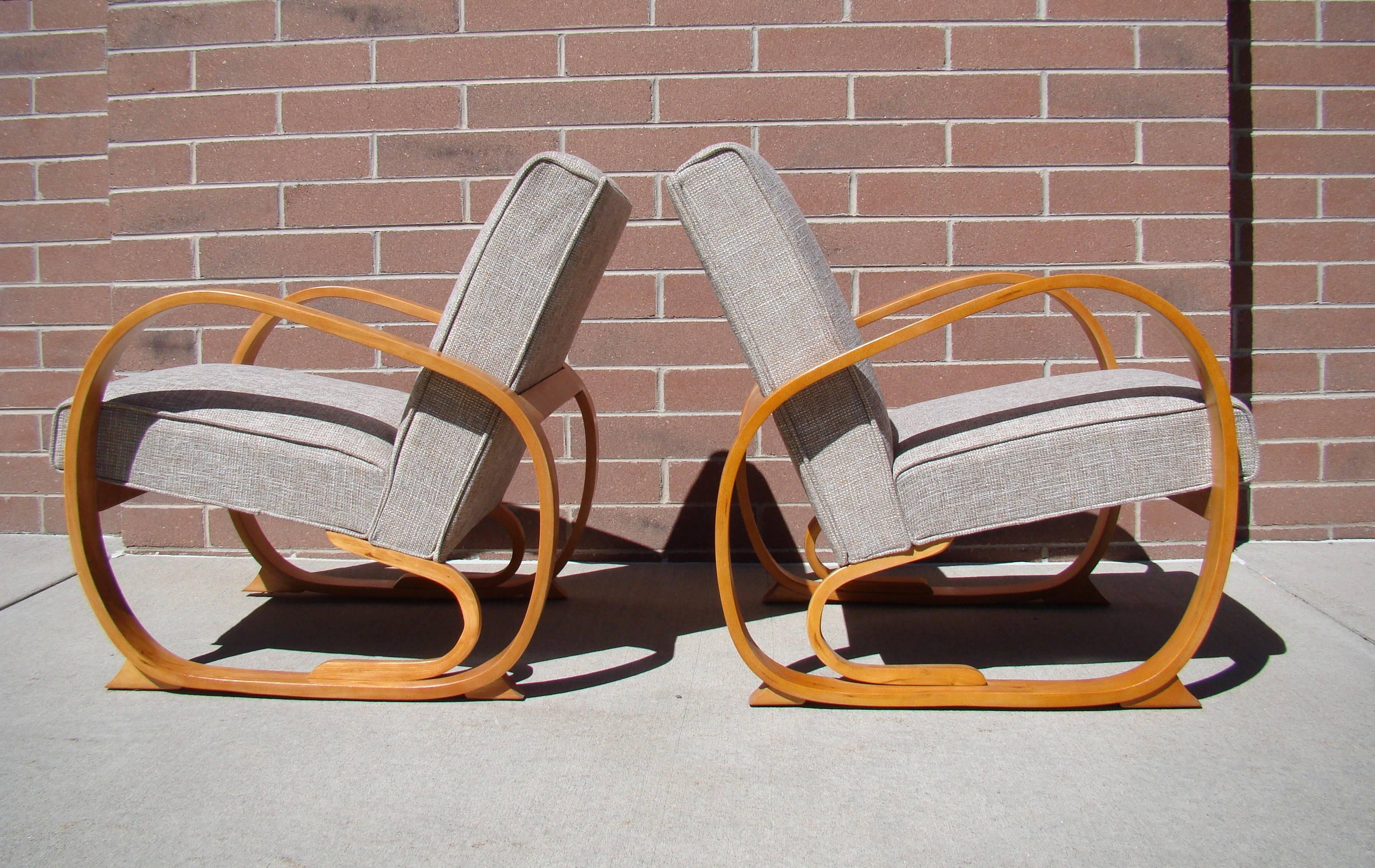 American Stunning Pair of Machine Age Streamline Bentwood Lounge Chairs by Thonet