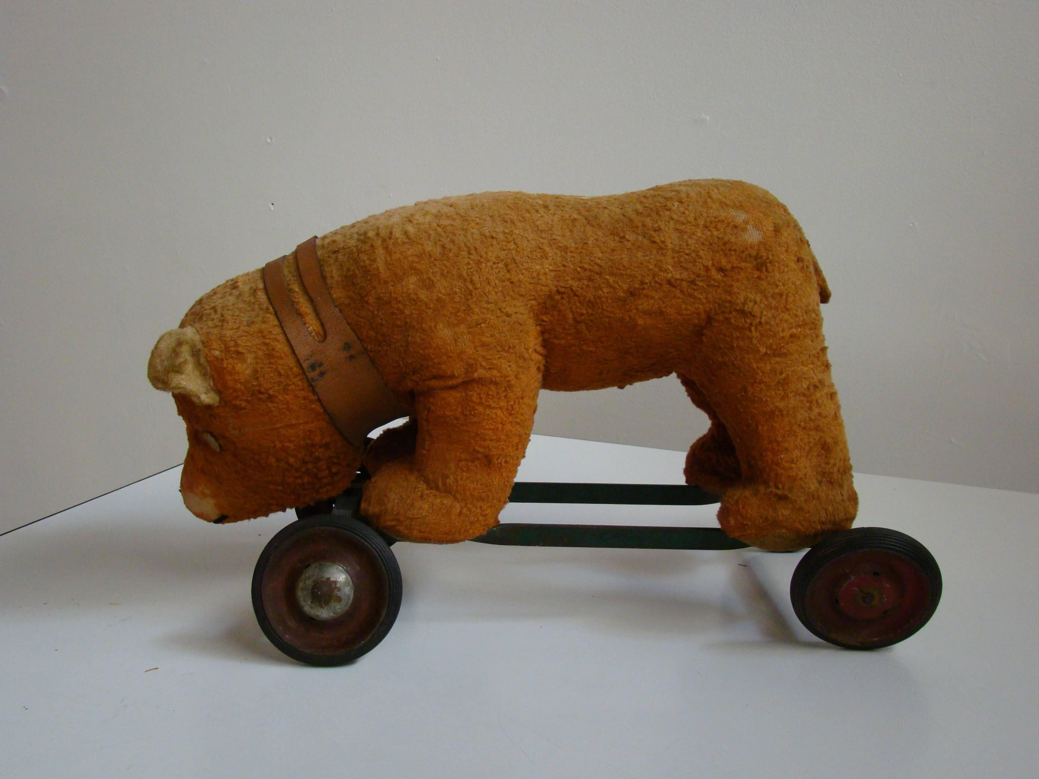 Early 20th Century Americana Folk Art Bear on Wheels Child's Toy In Good Condition For Sale In Denver, CO