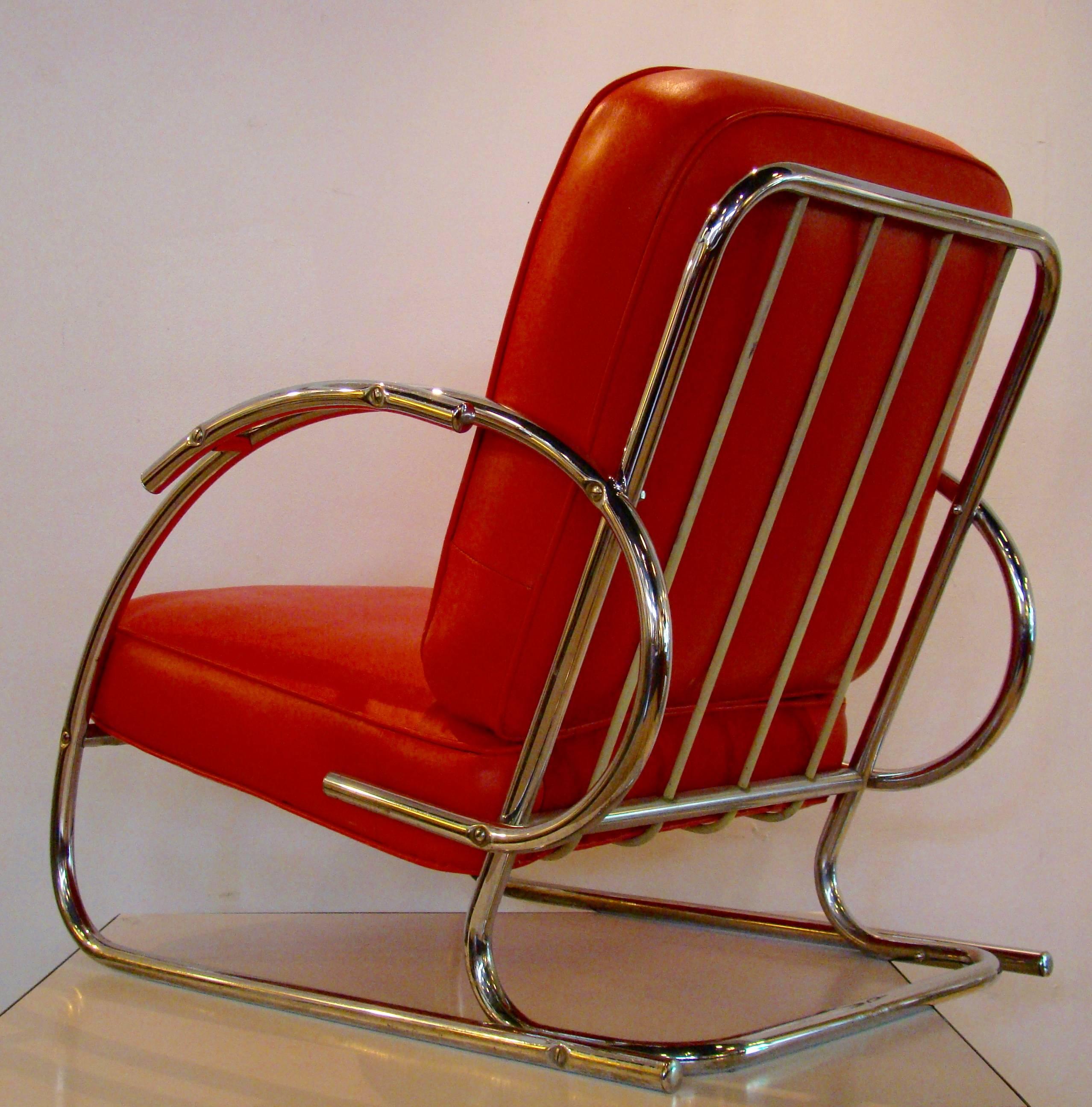 Beautiful stylish and sculptural machine age tubular chrome lounge chair attributed to KEM Weber, circa 1930s.