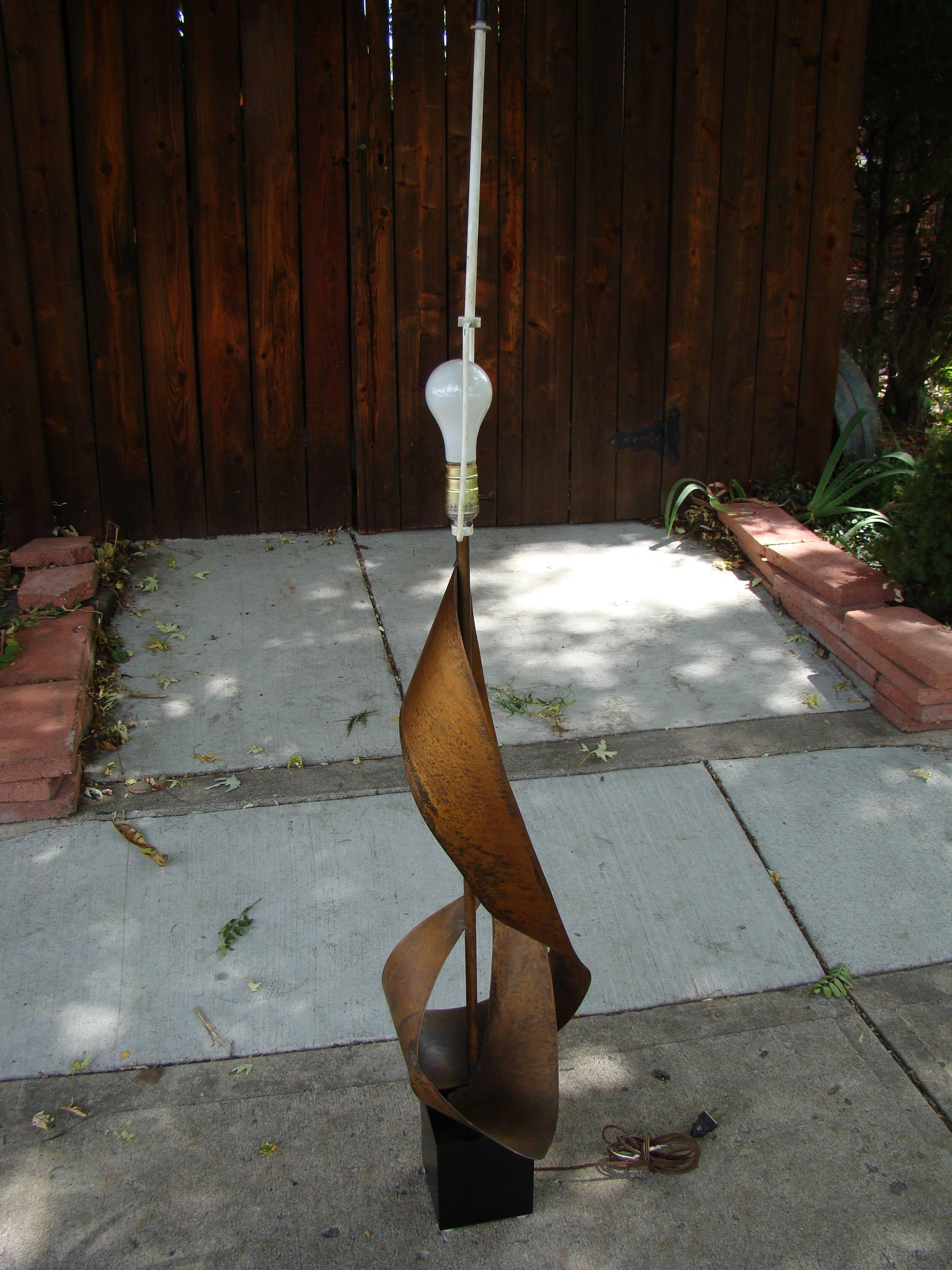 Monumental Sculptural Laurel Metal Table/Floor Lamp by Harry Balmer In Good Condition In Denver, CO