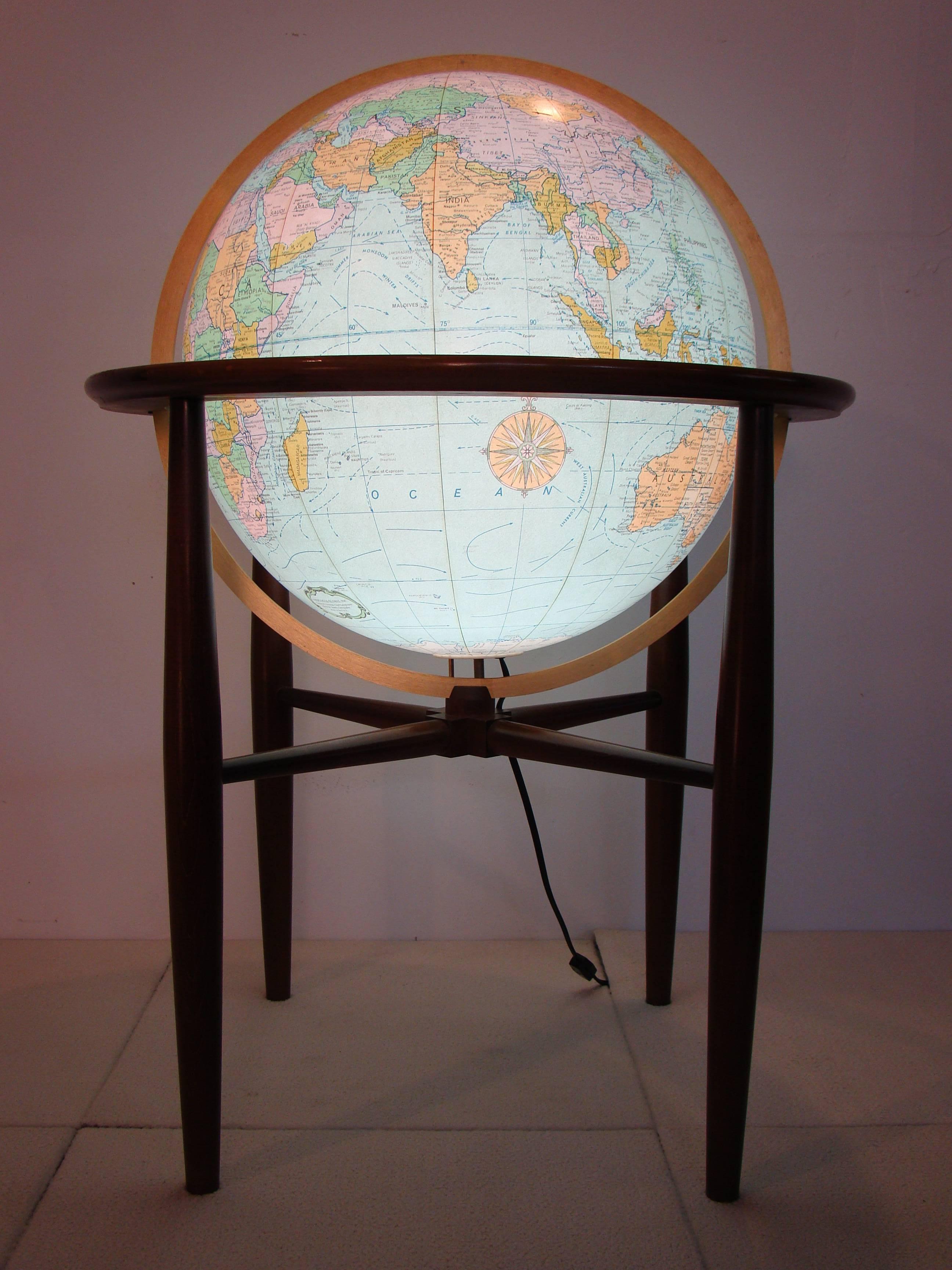 Modernist Replogle Illuminated World Globe on Walnut Stand, circa 1960s 2