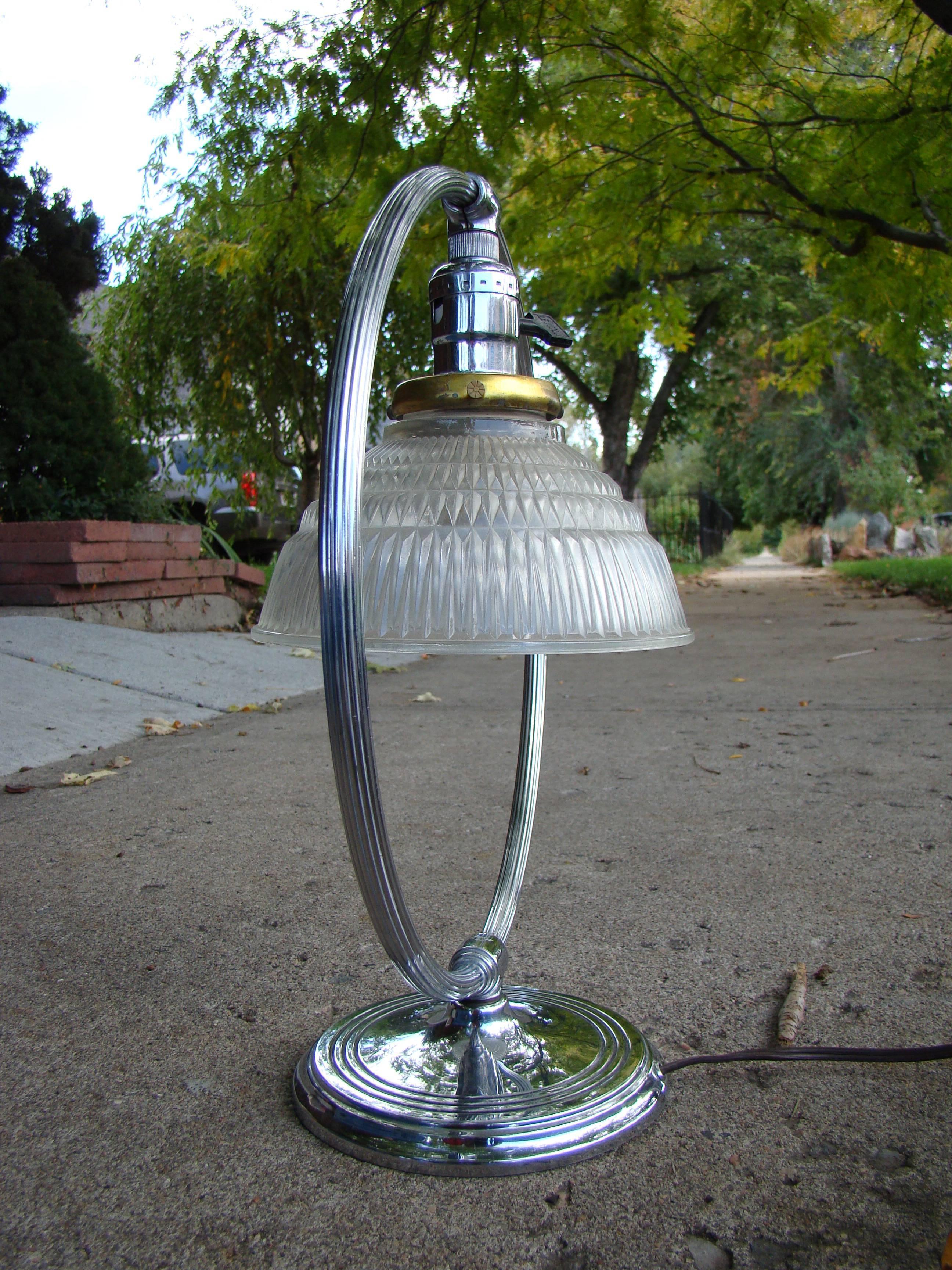 Art Deco Machine Age Chrome and Glass Circular Table Lamp by Chase In Excellent Condition For Sale In Denver, CO