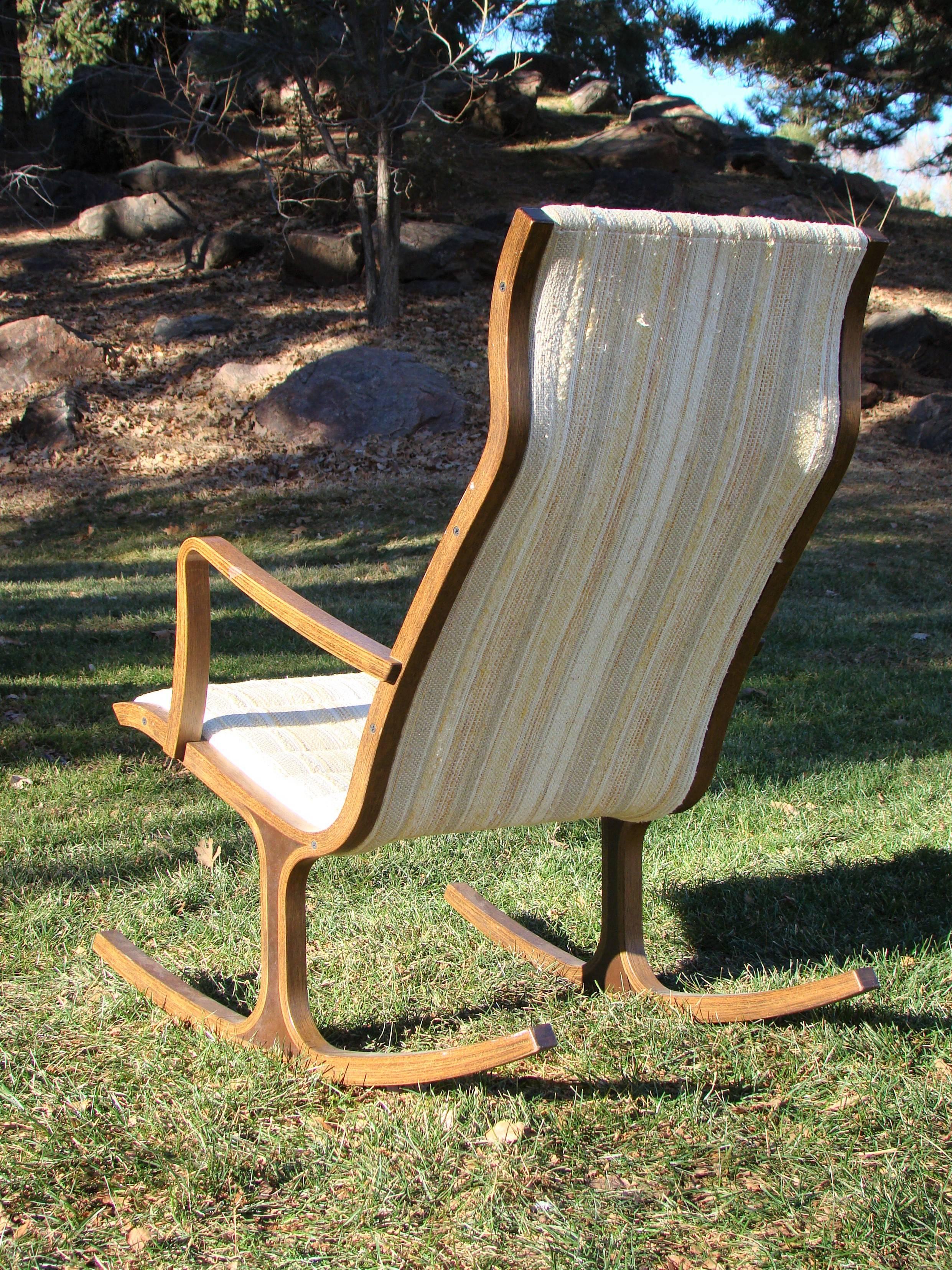 Mid-Century Modern Mitsumasa Sugasawa for Tendo Mokko, Heron Rocking Chair, circa 1960s, Japan For Sale