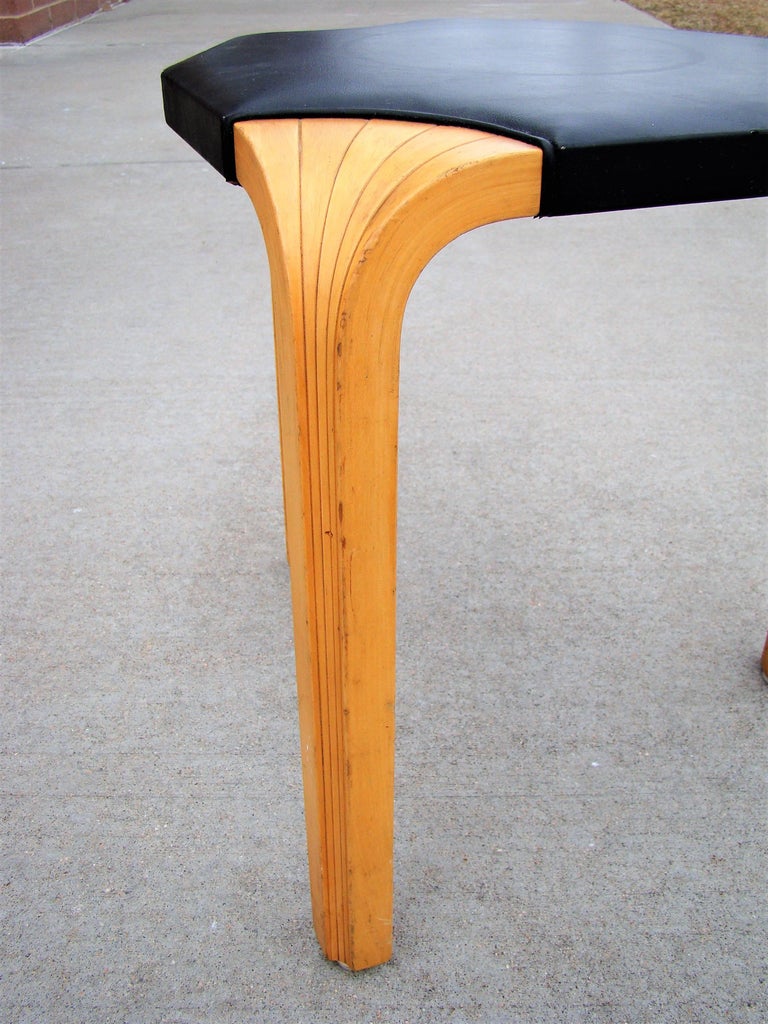 Alvar Aalto 'Fan Leg' Stool for Artek 1954, Model X602, 'Finland' at ...