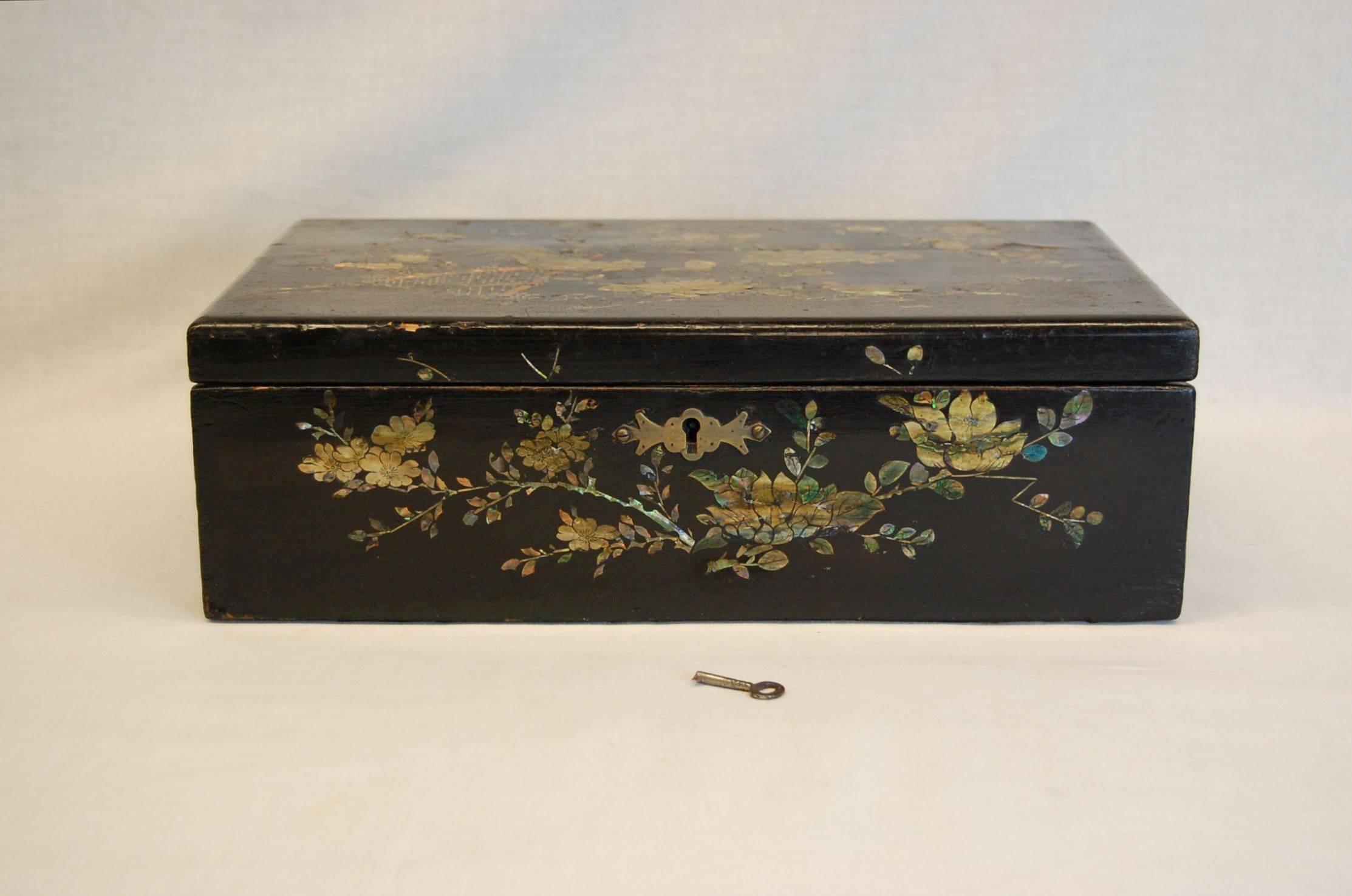 Unknown 19th Century Chinoiserie Decorated Inlaid Writing Box  For Sale