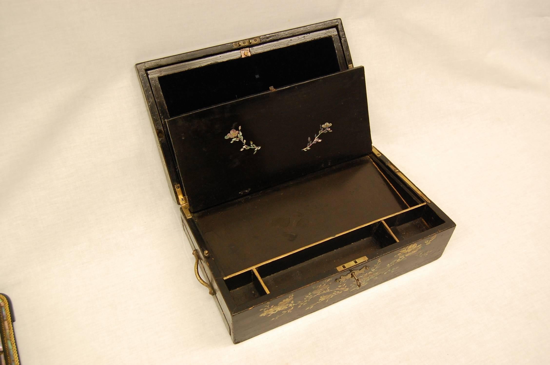 Mid-19th Century 19th Century Chinoiserie Decorated Inlaid Writing Box  For Sale