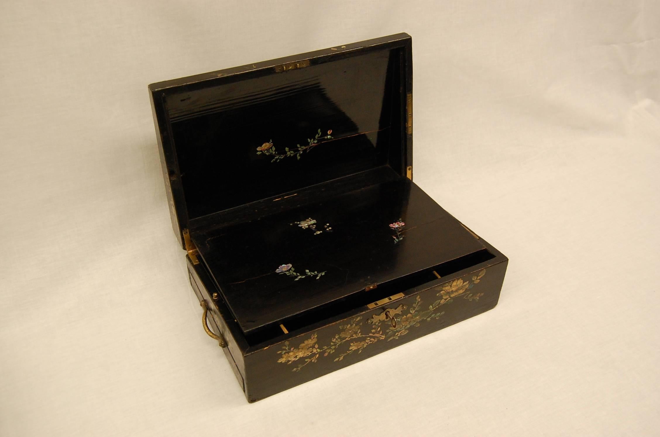 Wood 19th Century Chinoiserie Decorated Inlaid Writing Box  For Sale