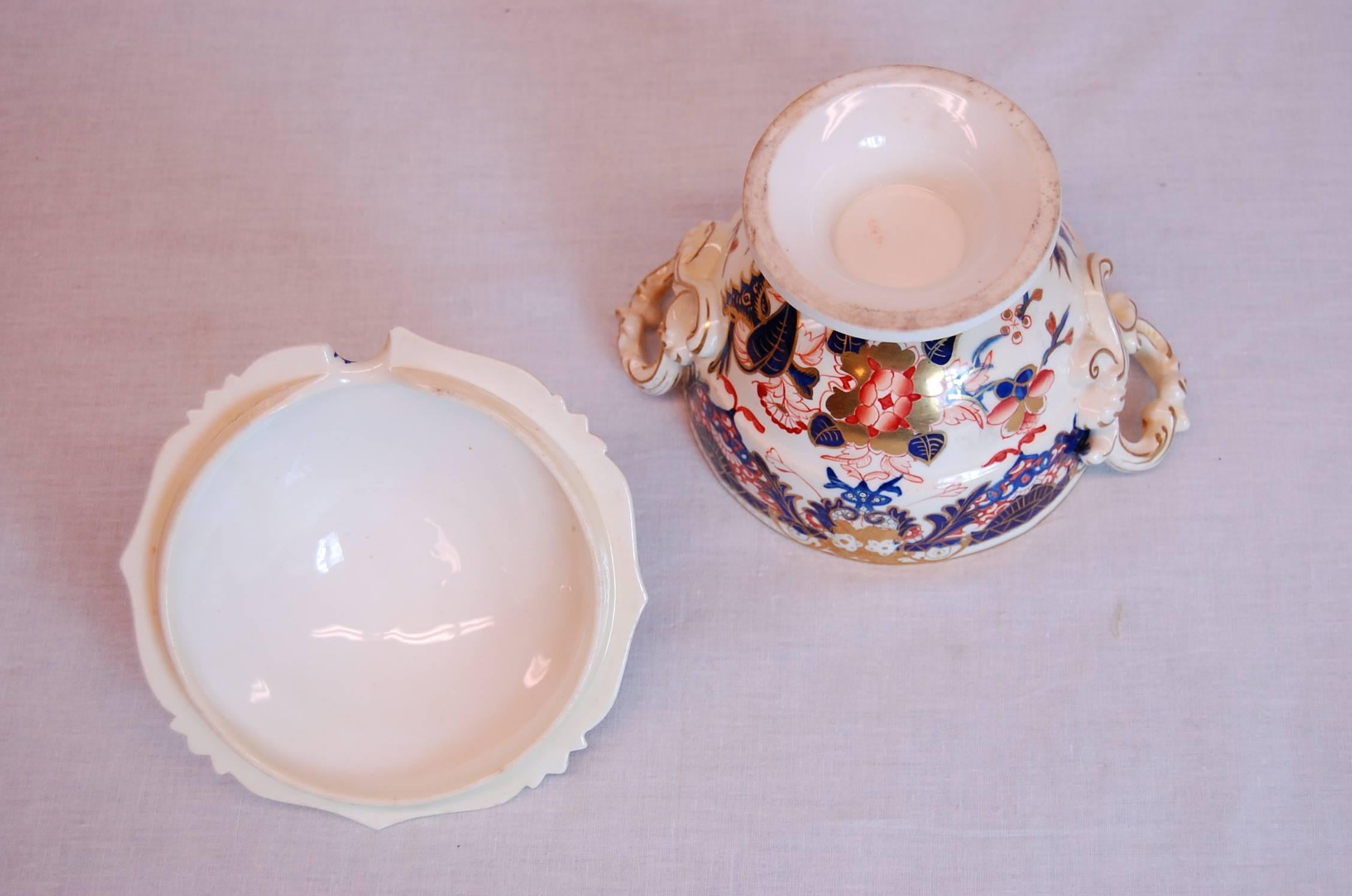 Mid-19th Century English Staffordshire Tureen with Liner Plate and Lid 2