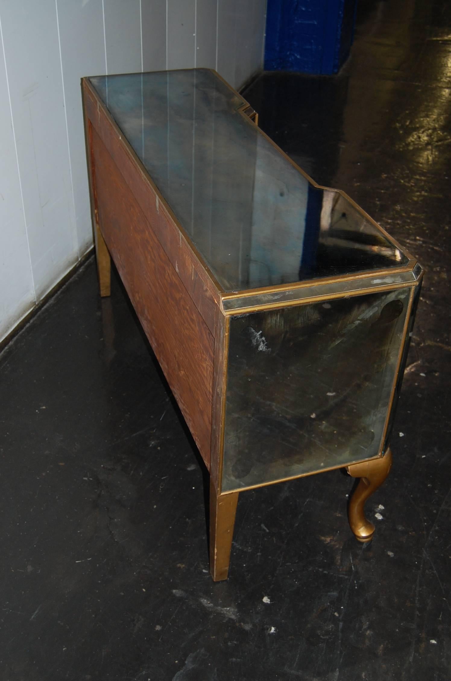 1950s Mirrored Dressing Table with Gold Painted Legs and Trim In Excellent Condition For Sale In Pittsburgh, PA