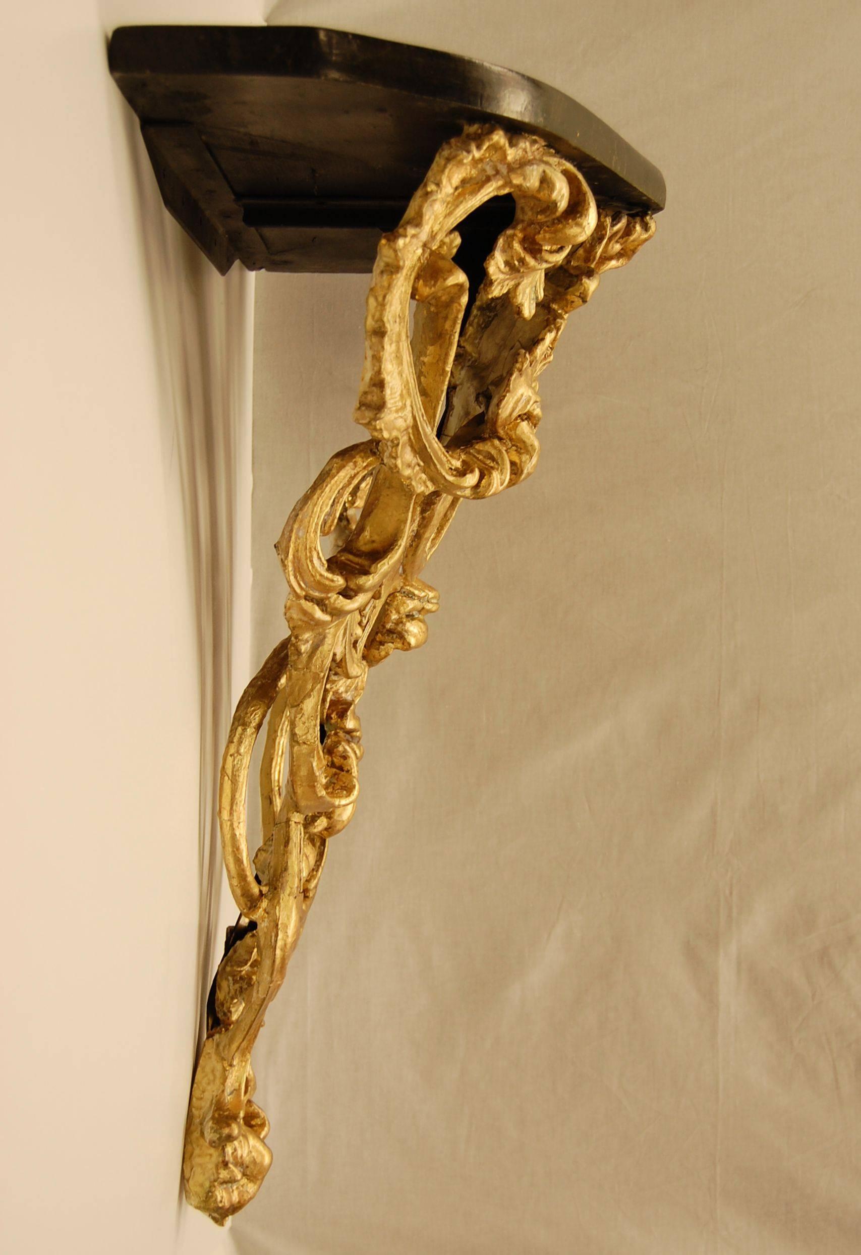 Hand-Carved American Victorian Gilt Carved Wood Wall Console with Faux Marble Top, 1859 For Sale