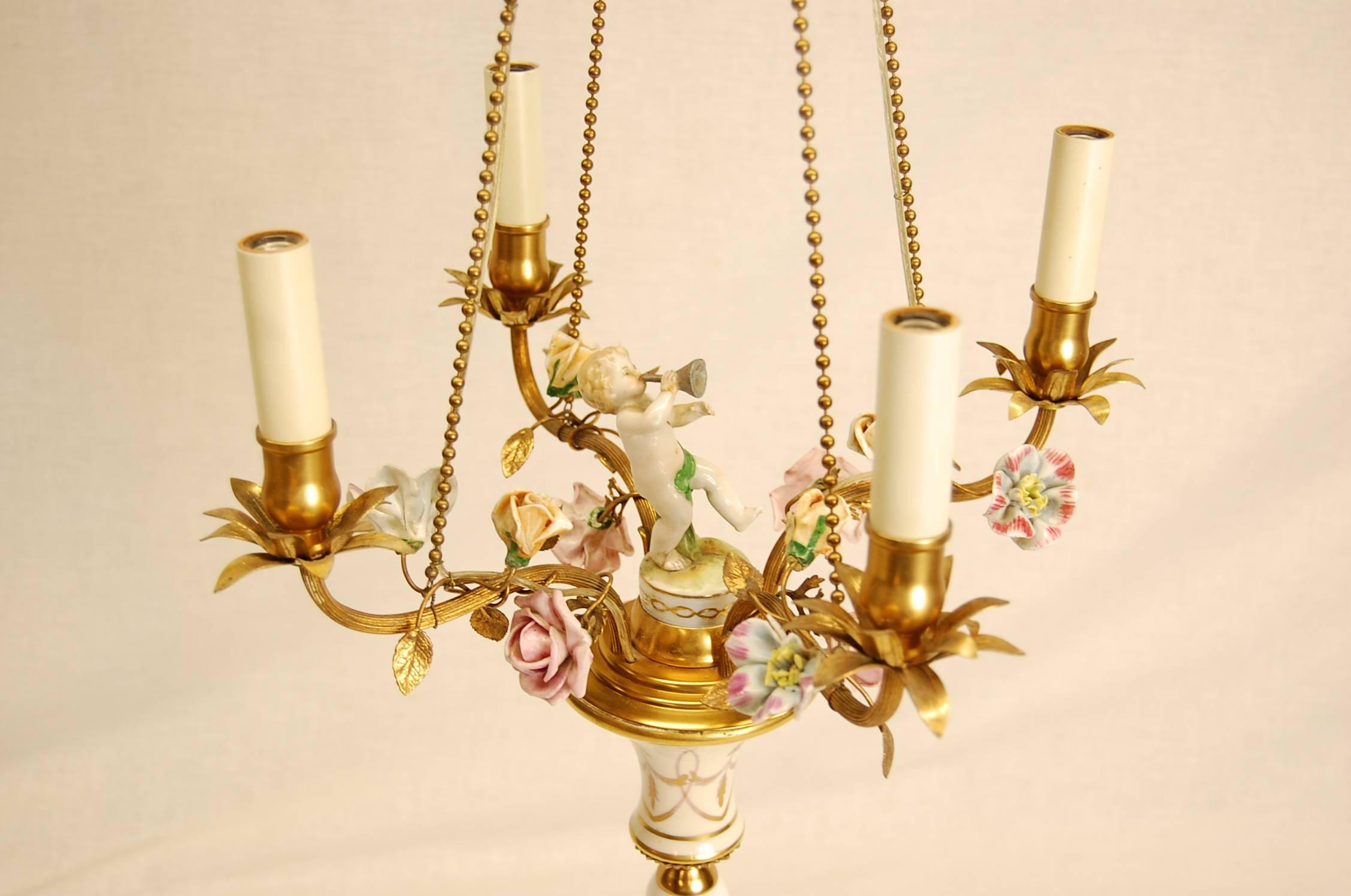 French Gilt Metal Chandelier with Hand-Painted Flowers, Early 20th Century 3