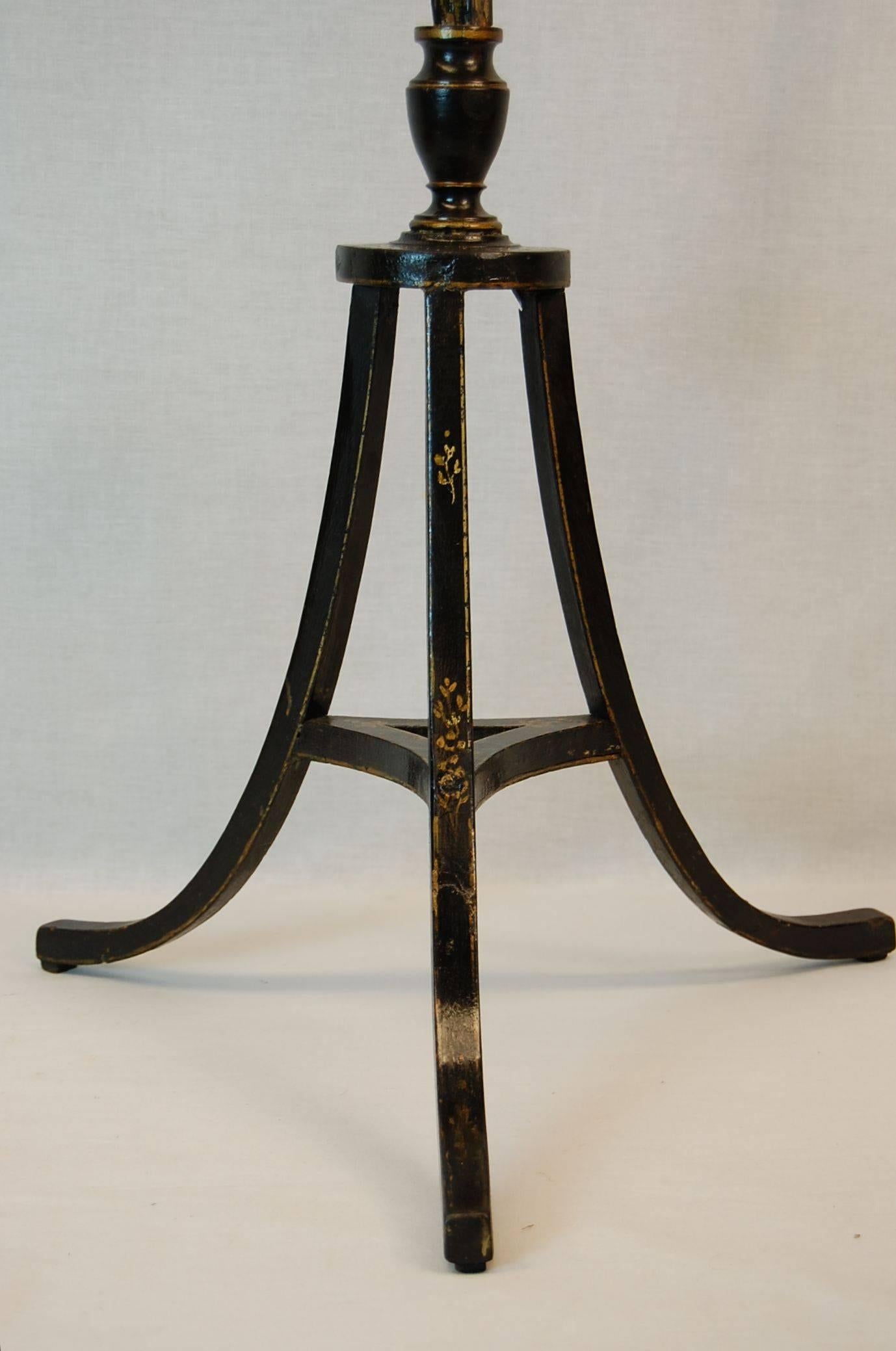 Hand-Crafted English Hepplewhite Pedestal Candle Stand circa 1800, Black Lacquered Base For Sale