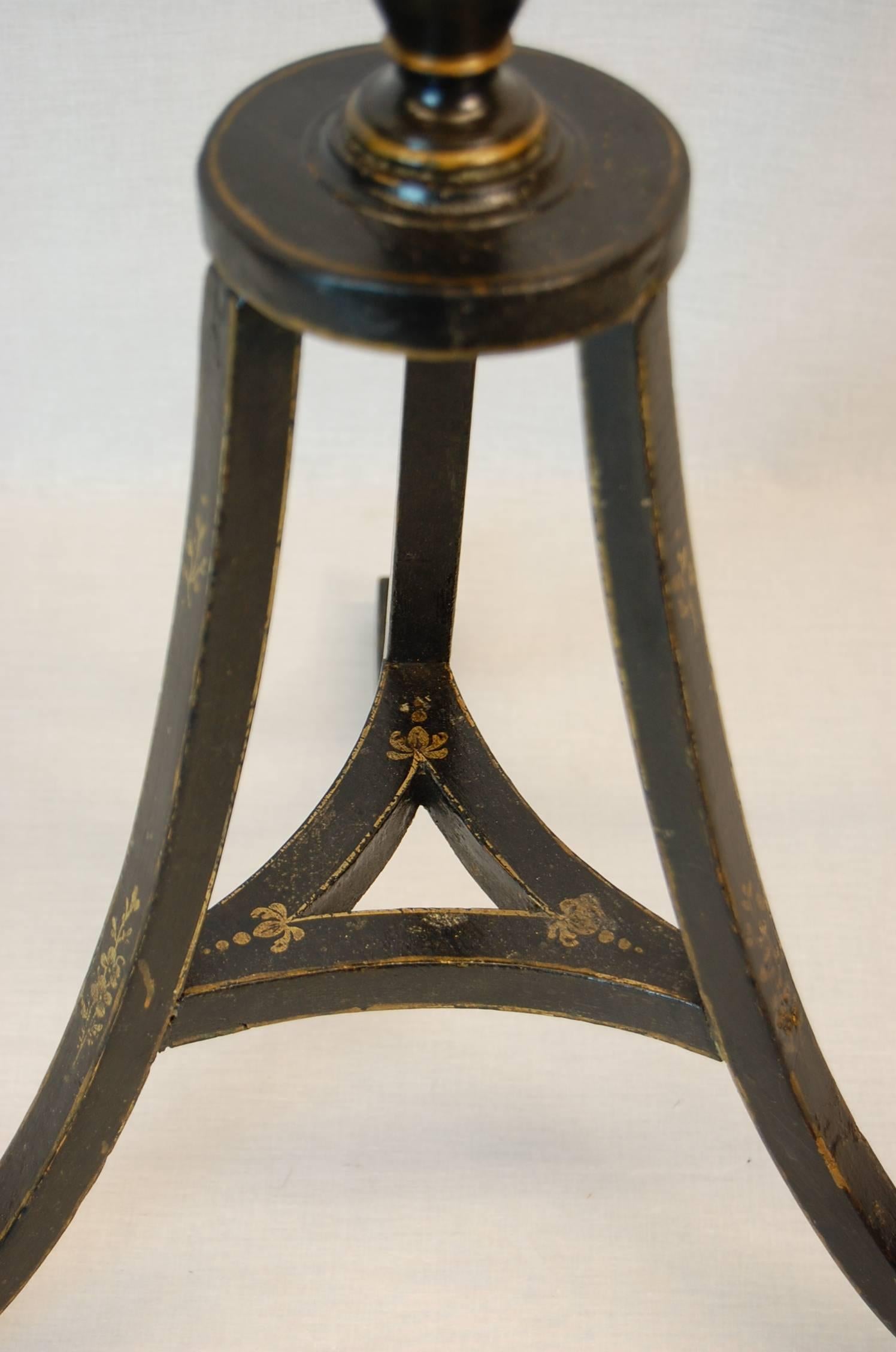 English Hepplewhite Pedestal Candle Stand circa 1800, Black Lacquered Base For Sale 1