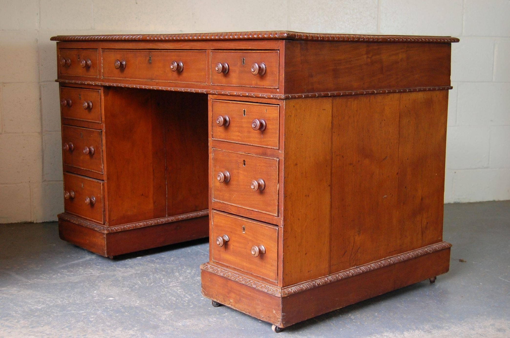 Georgian Style Mahogany Partners Desk with Leather Top, circa 1900 3