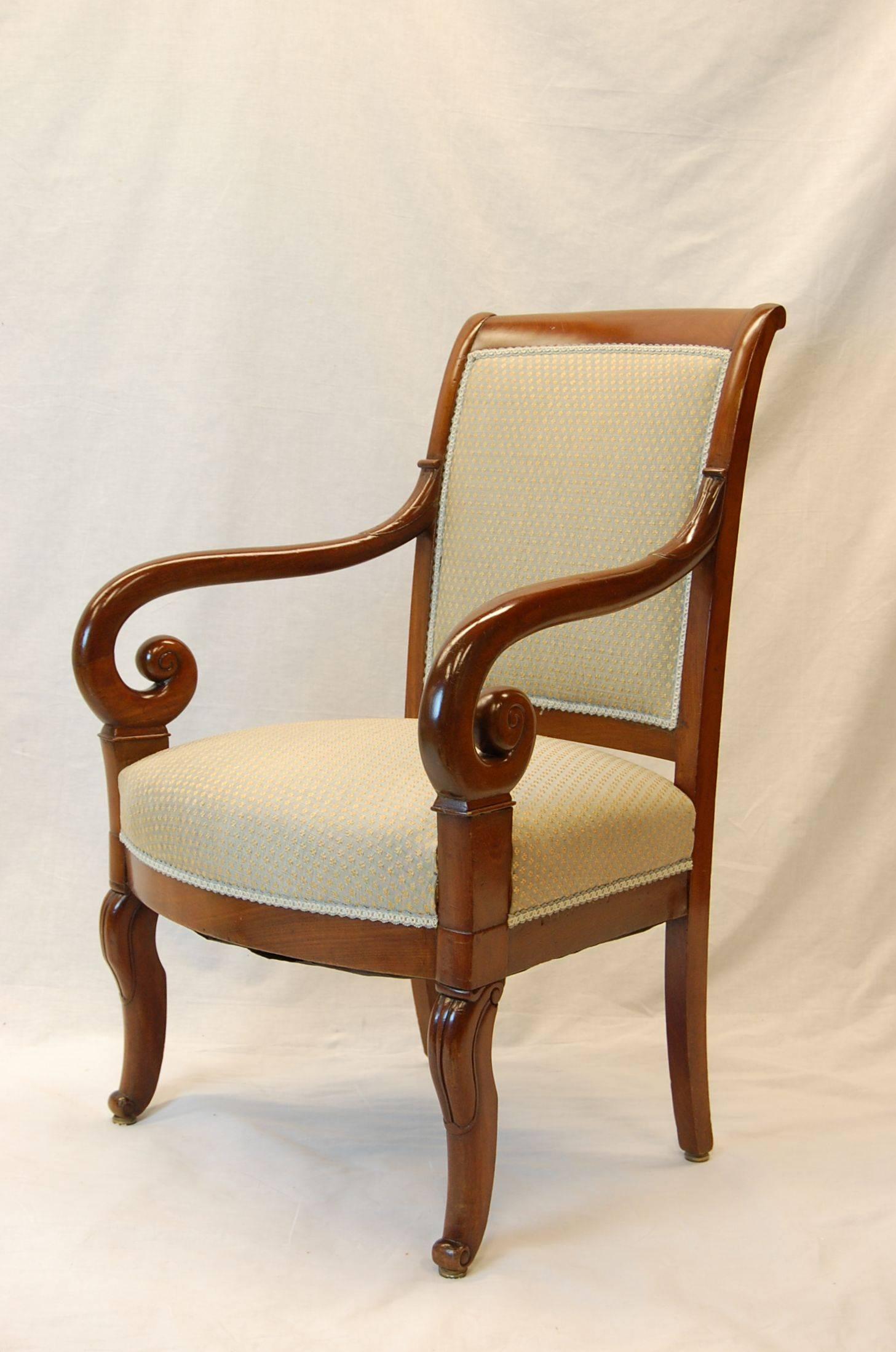 Pair of Carved Mahogany Restauration Period Armchairs, Early 19th Century For Sale 1