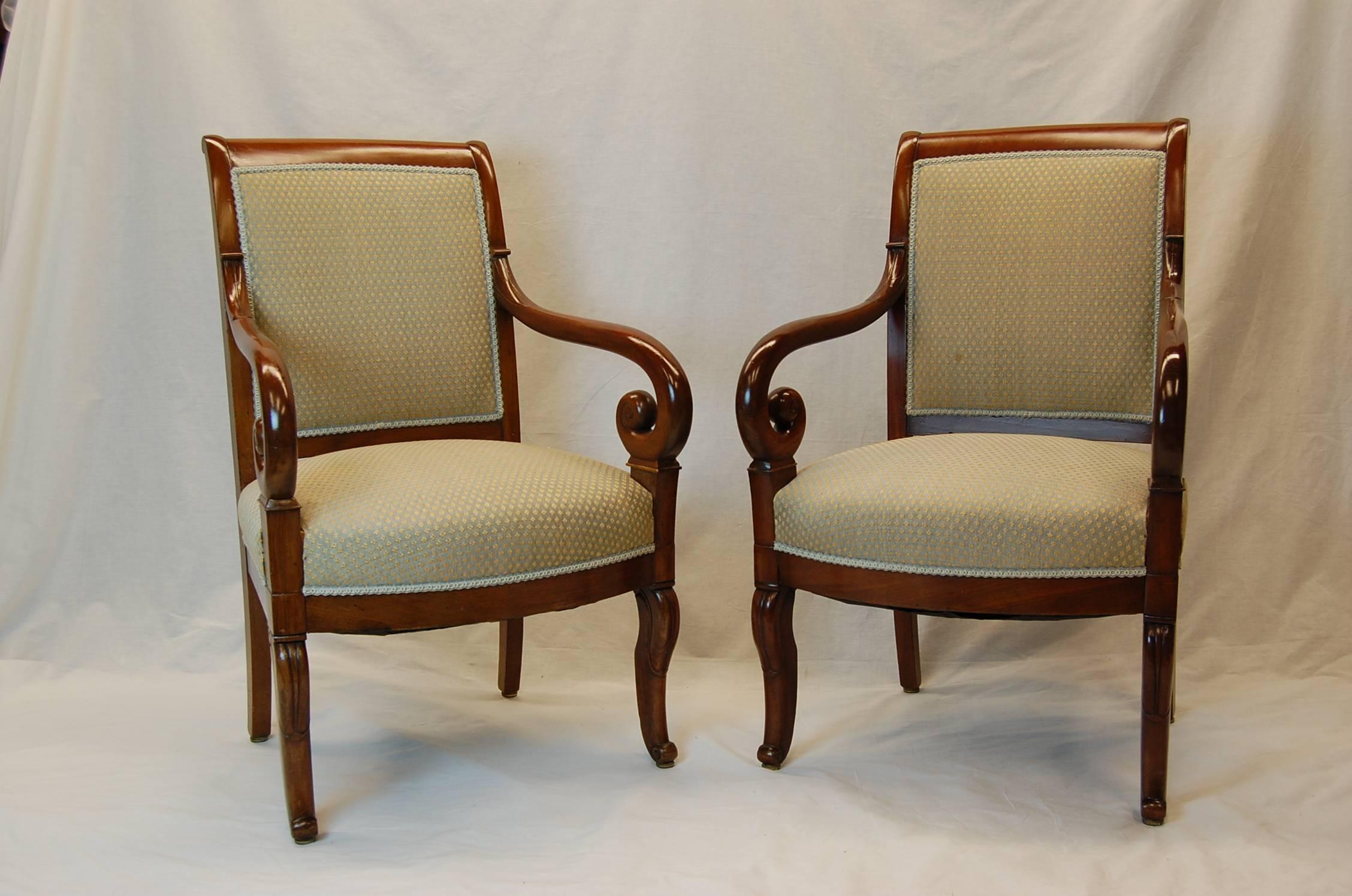 Pair of Carved Mahogany Restauration Period Armchairs, Early 19th Century In Excellent Condition For Sale In Pittsburgh, PA
