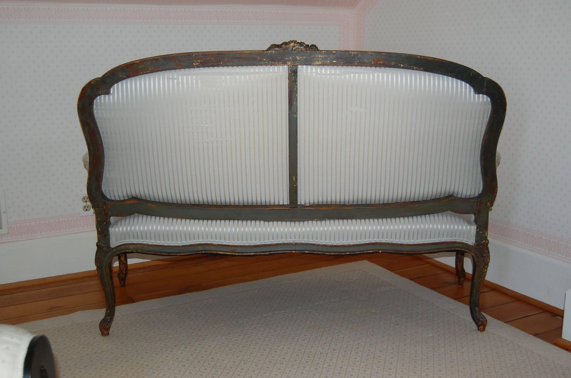 Mid-19th Century French Louis XV Style Painted Settee In Good Condition In Pittsburgh, PA