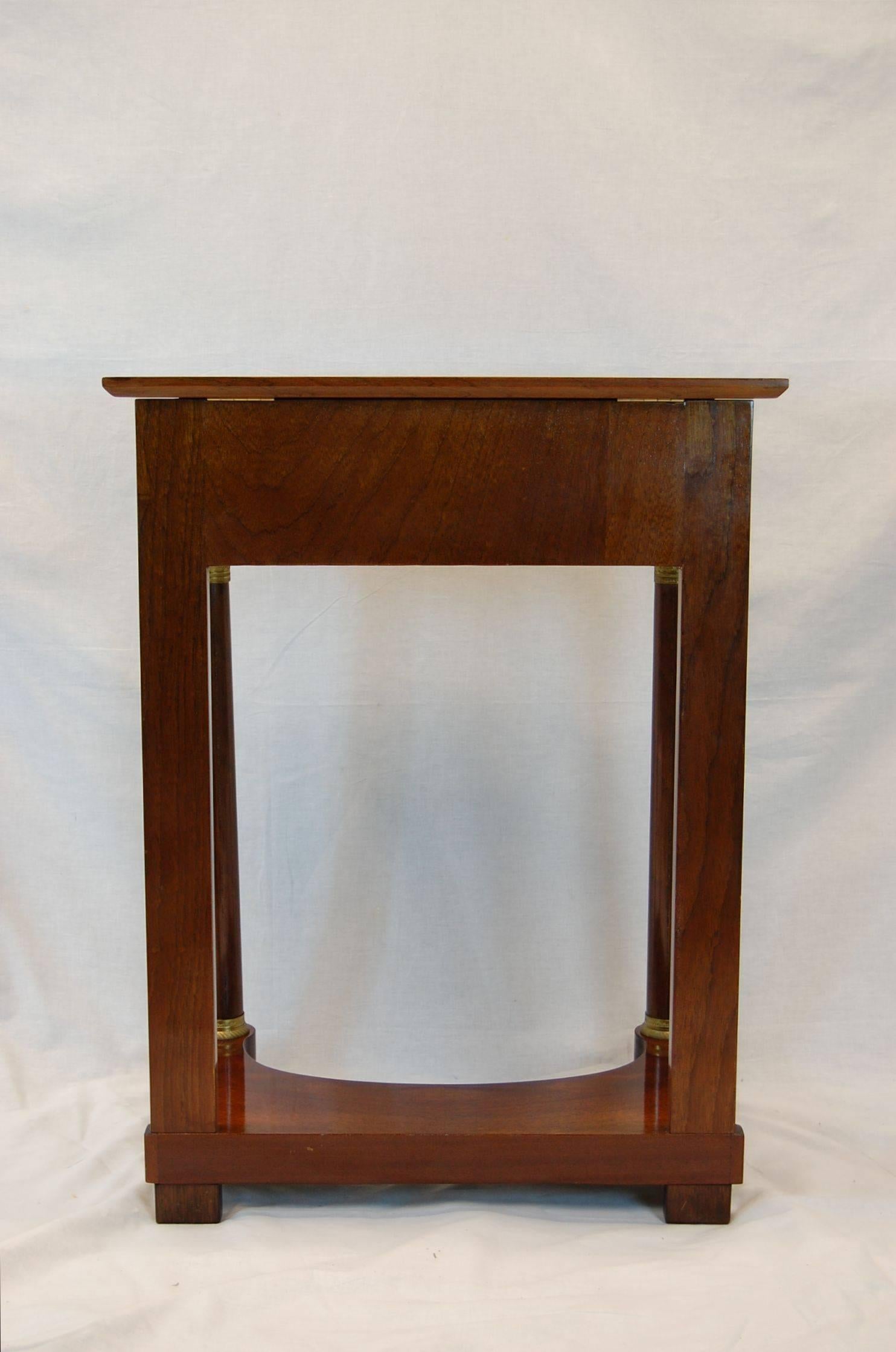 Hand-Crafted Empire Mahogany Sewing or Dressing Table with Drawer and Flip-Up Top, circa 1880 For Sale