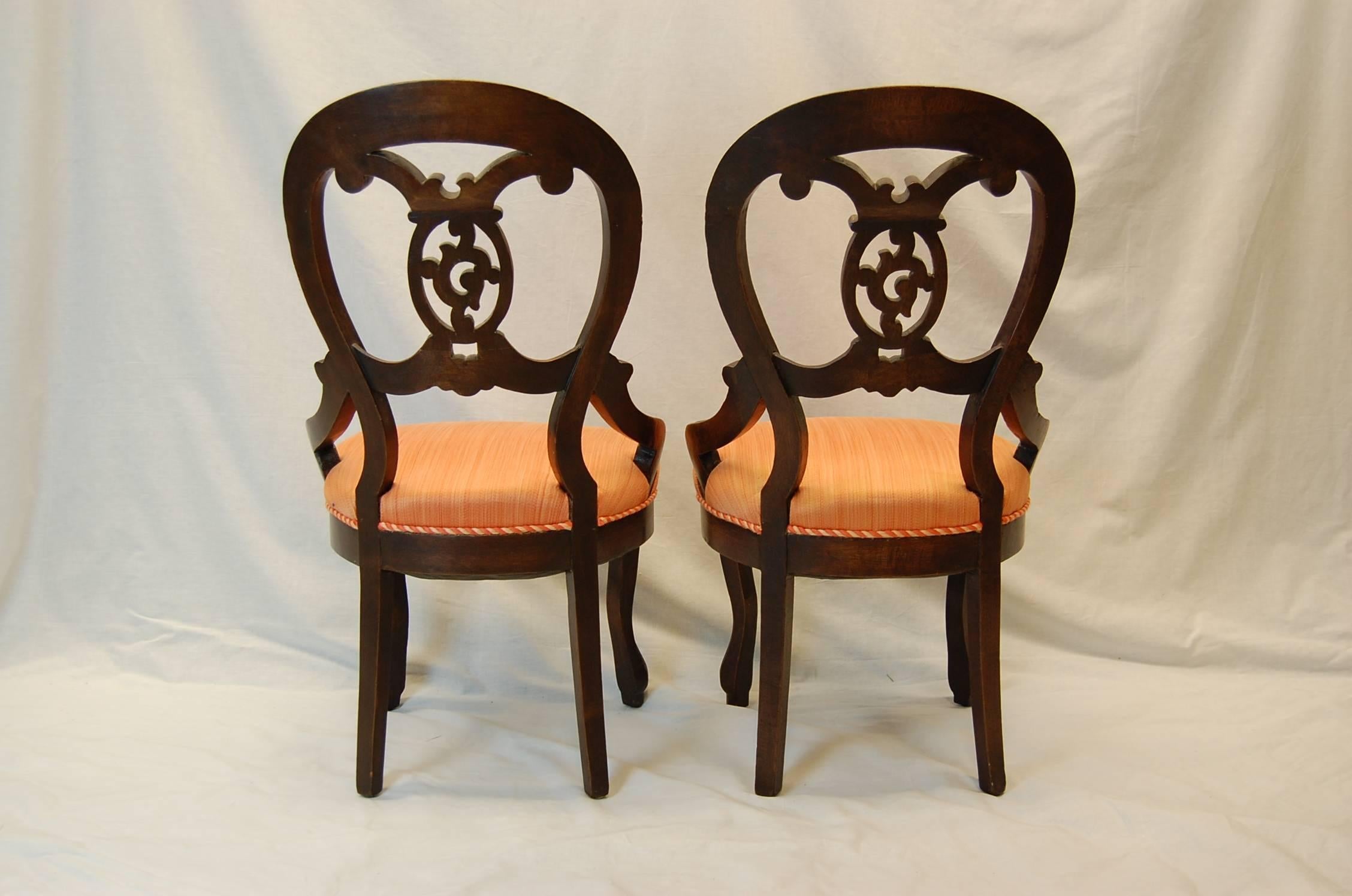 Pair Victorian Walnut Carved Parlor Chairs, circa 1870 In Excellent Condition In Pittsburgh, PA