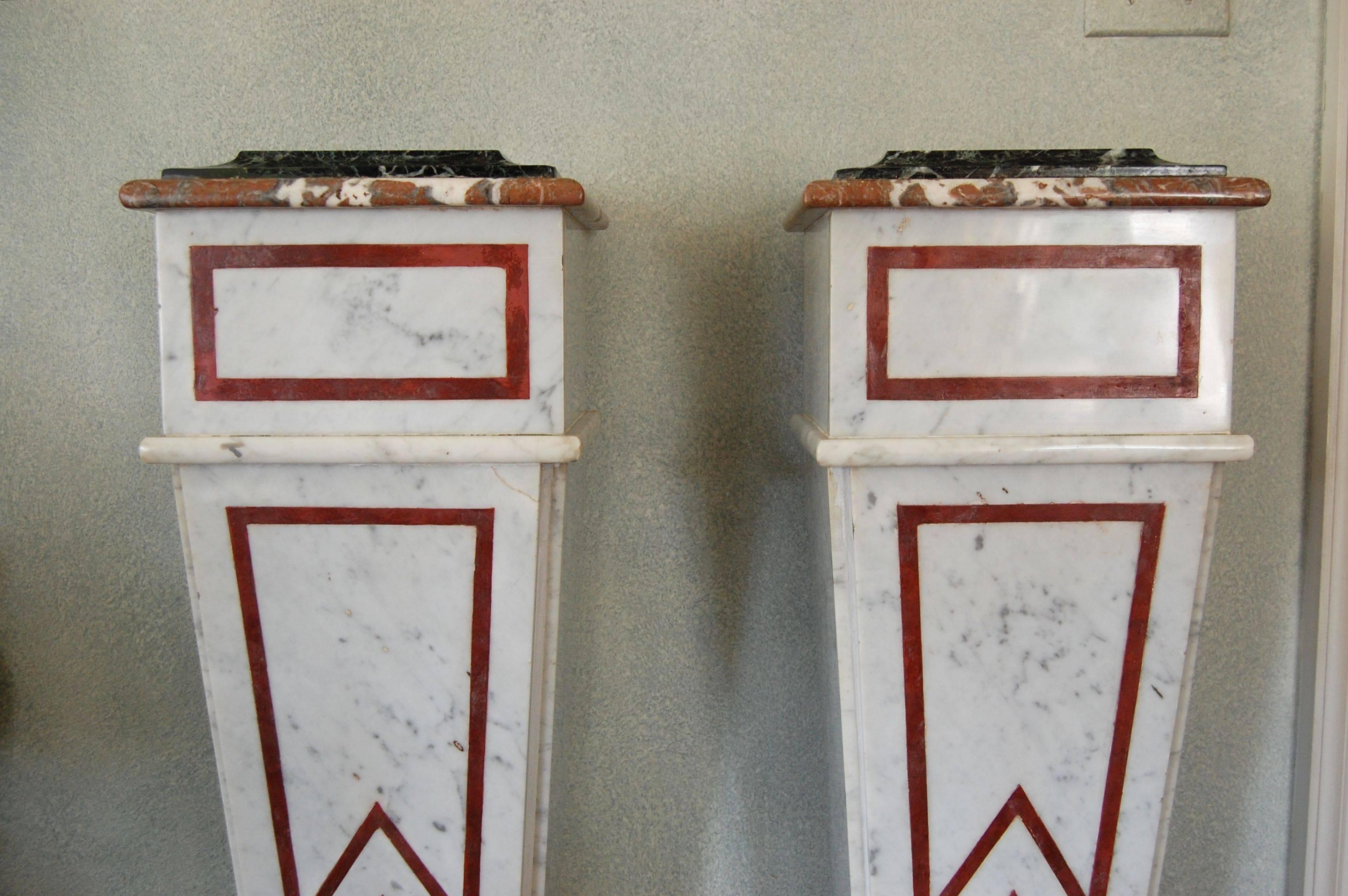 Pair of Italian Neoclassical Marble Pedestals, Late 19th Century For Sale 1