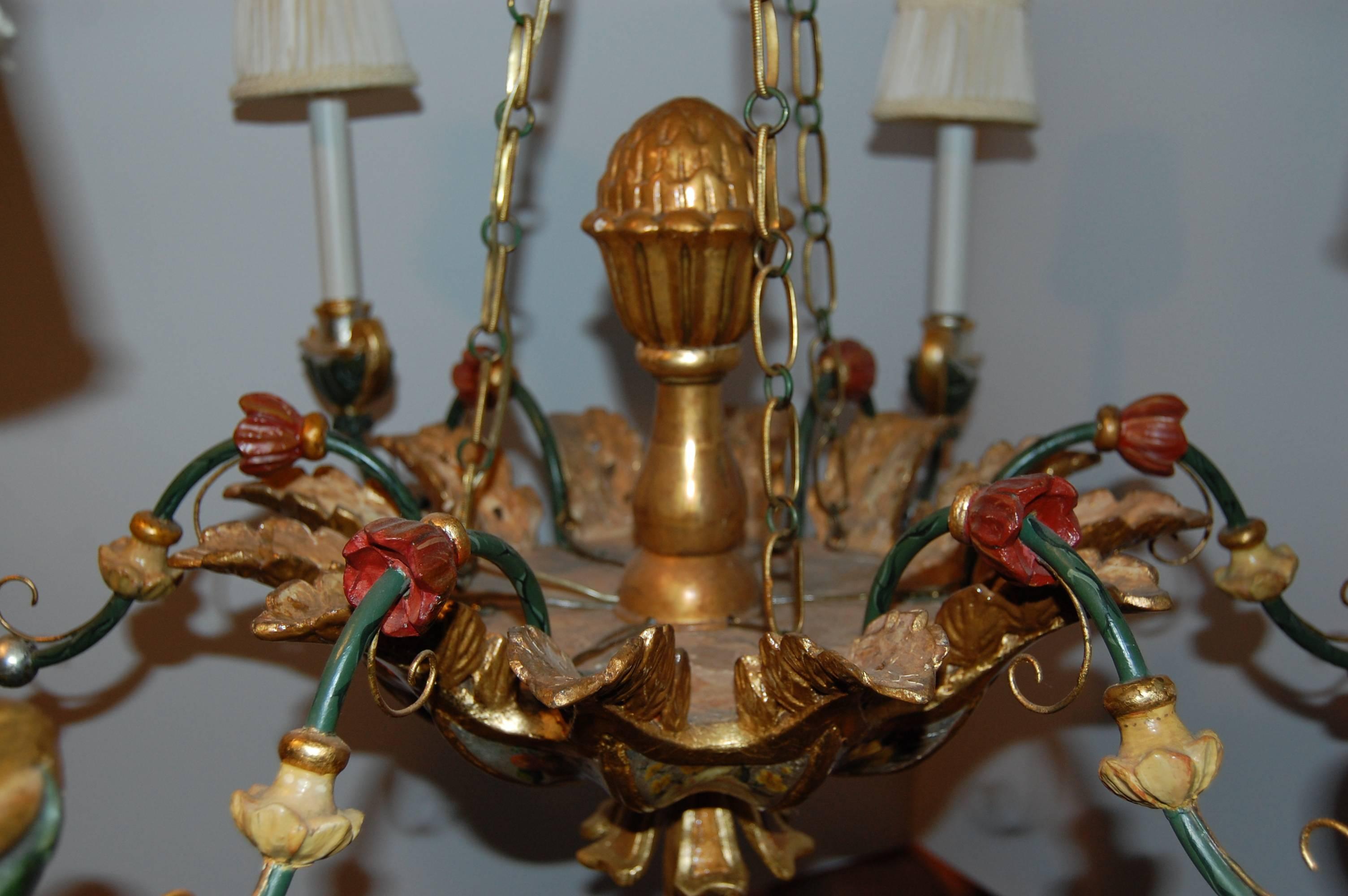 Italienischer polychromierter Kronleuchter mit sechs Leuchten aus dem frühen 19. Jahrhundert im Angebot 2