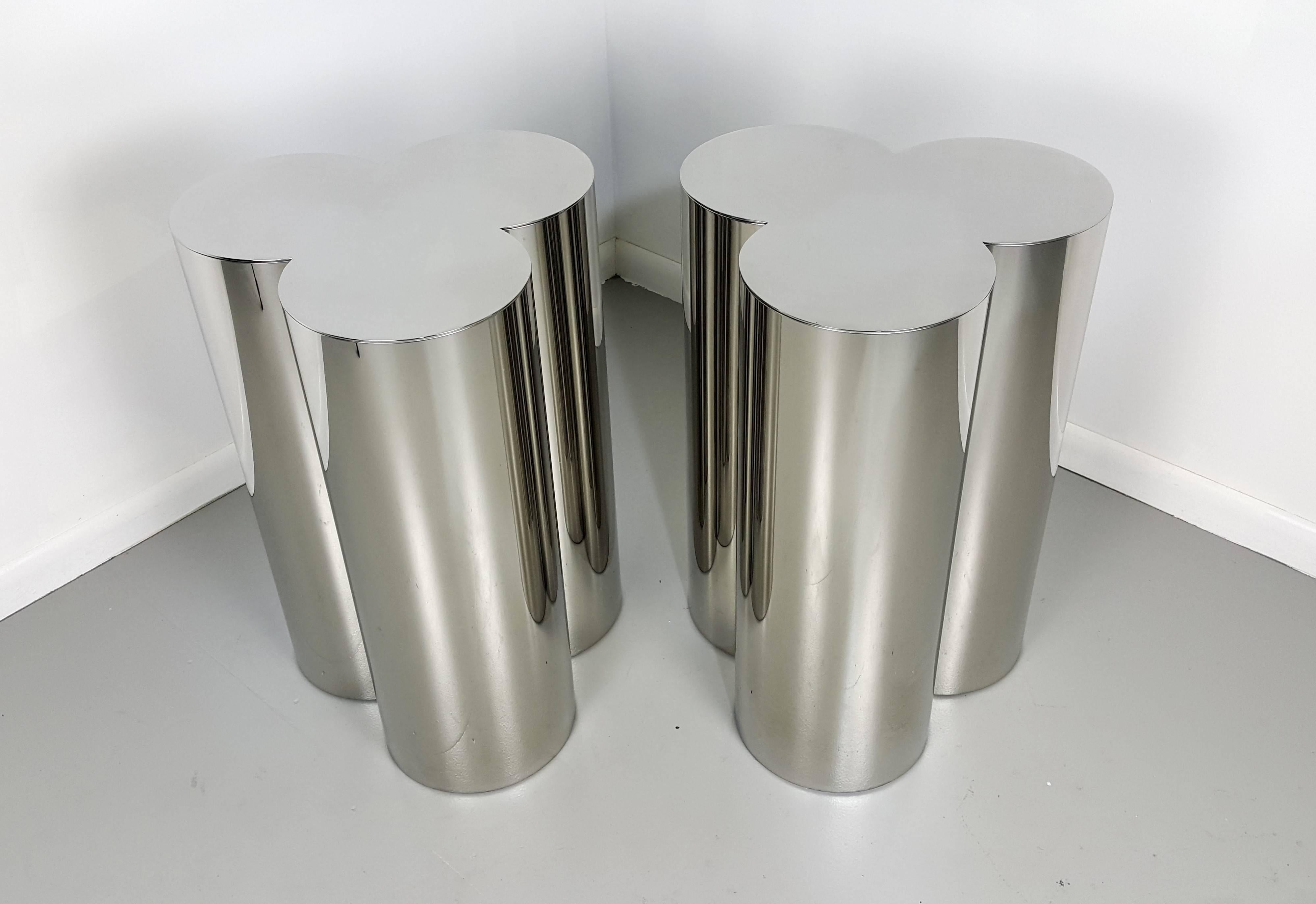 Pair of Custom Trefoil Dining Table Base Pedestals in Mirror Stainless Steel In Excellent Condition In New York, NY