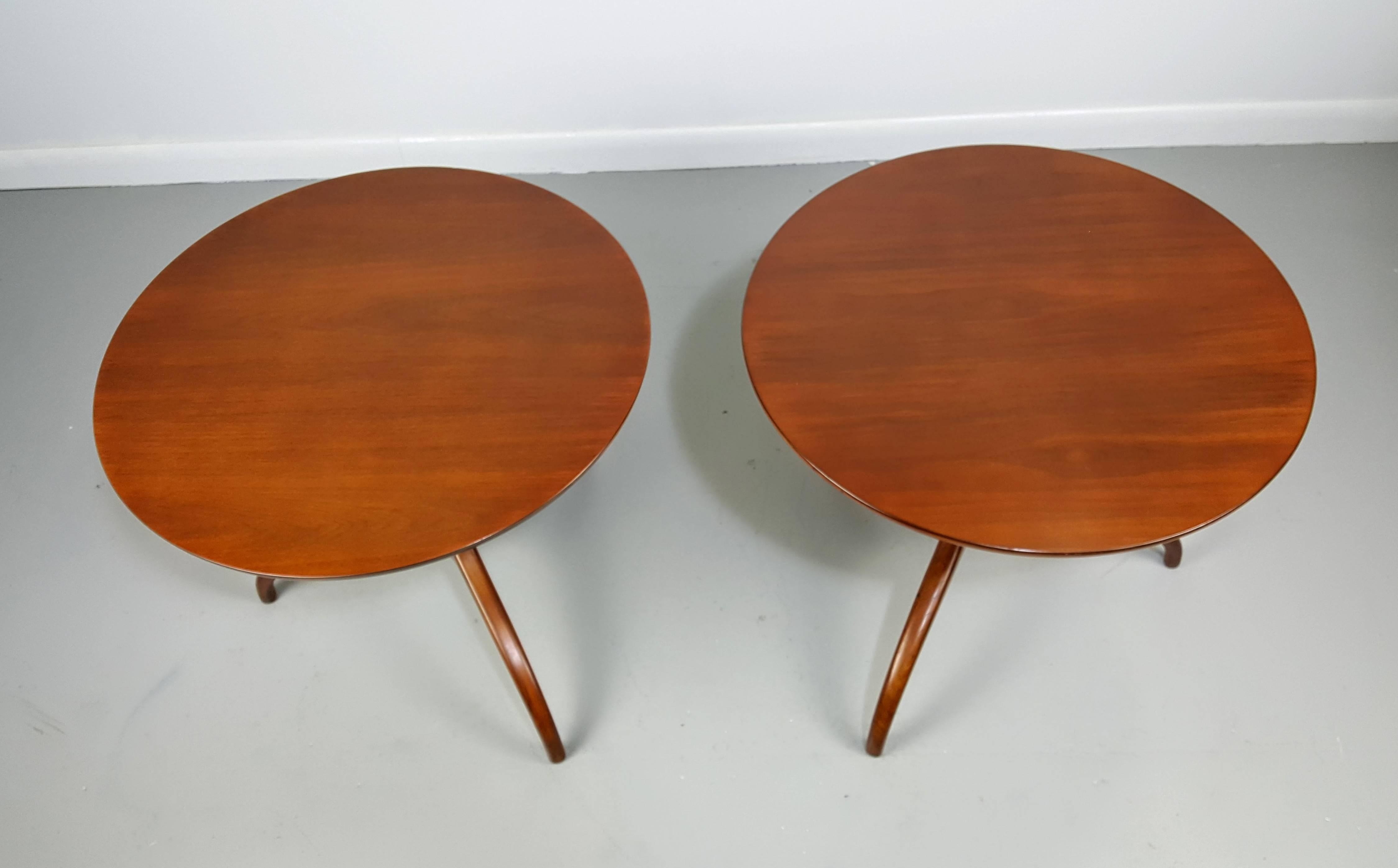American Sculptural Pair of Walnut Side Tables with Wishbone Base by Heritage Henredon 