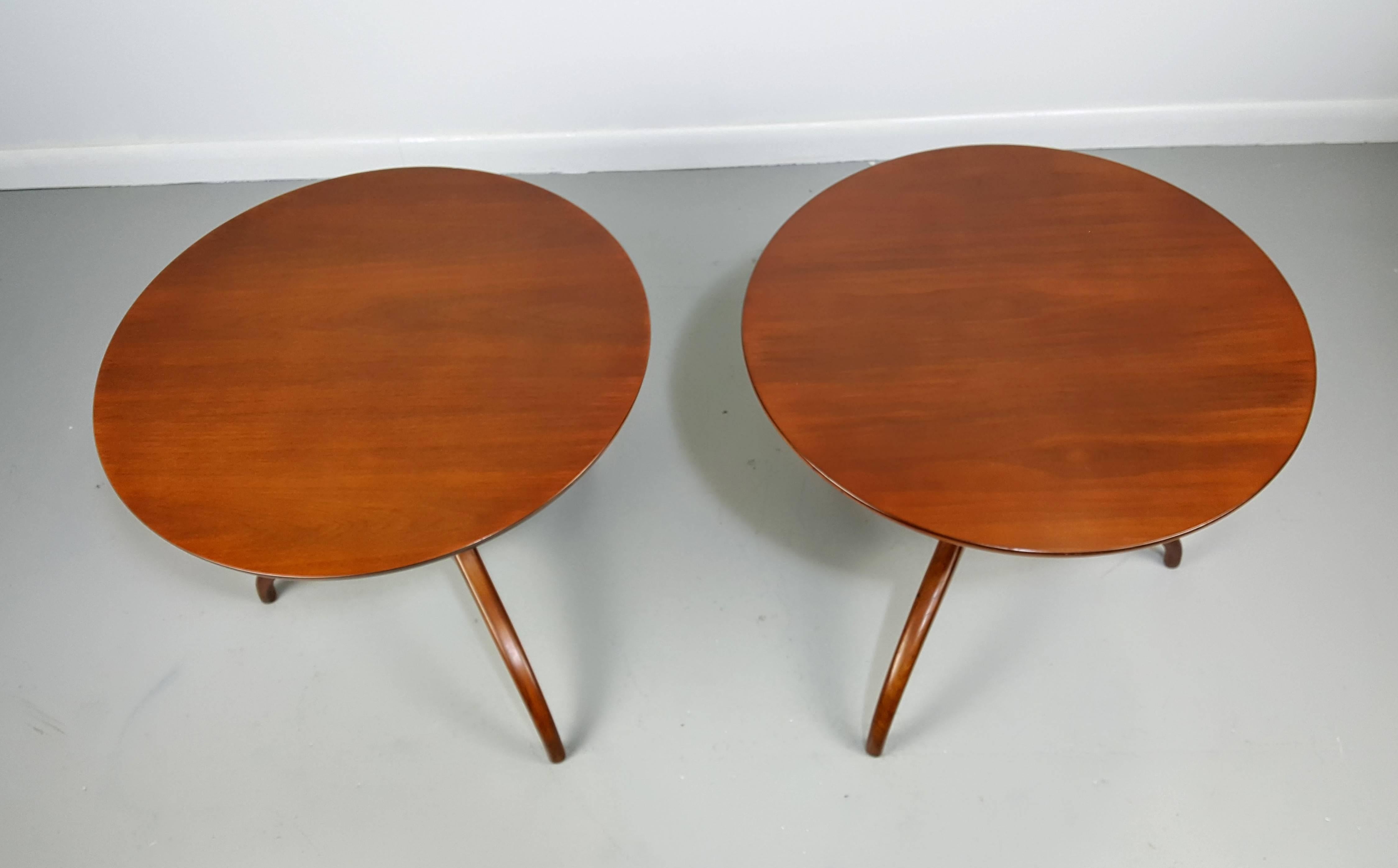 American Sculptural Pair of Walnut Side Tables with Wishbone Base by Heritage Henredon