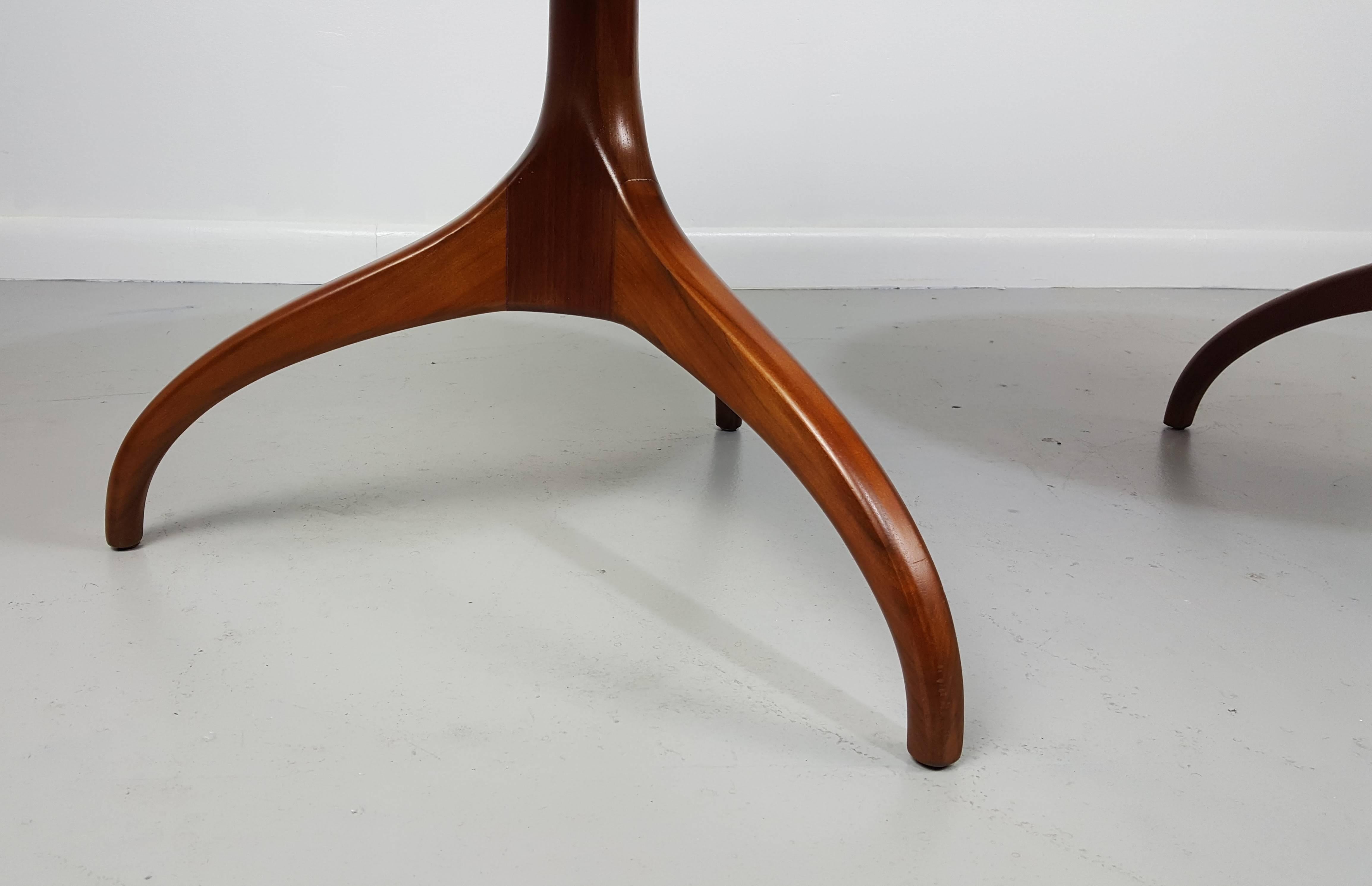 Mid-Century Modern Sculptural Pair of Walnut Side Tables with Wishbone Base by Heritage Henredon 