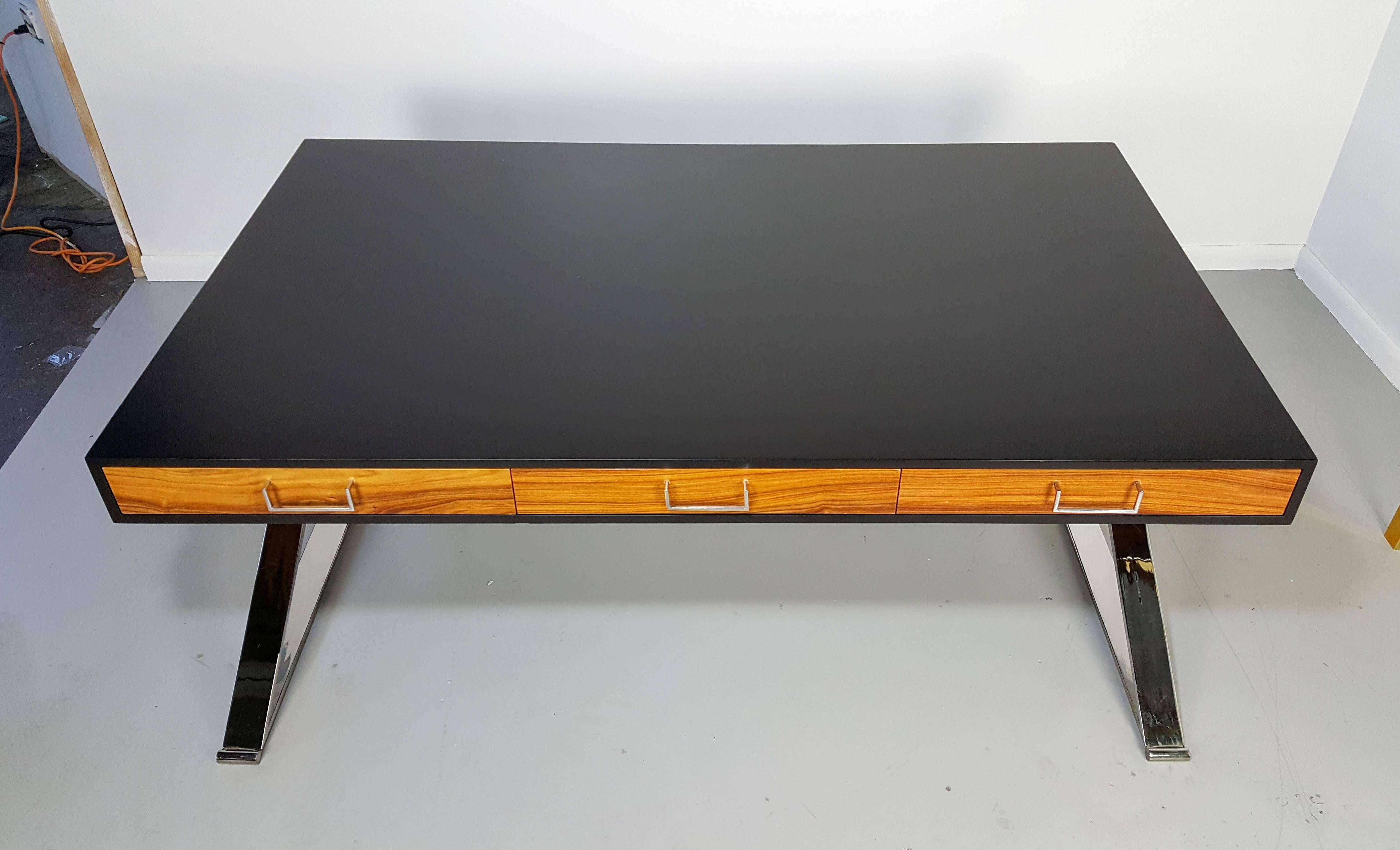 Massive Milo Baughman Executive Desk with Rosewood and Chrome Detail, 1970s In Excellent Condition In New York, NY