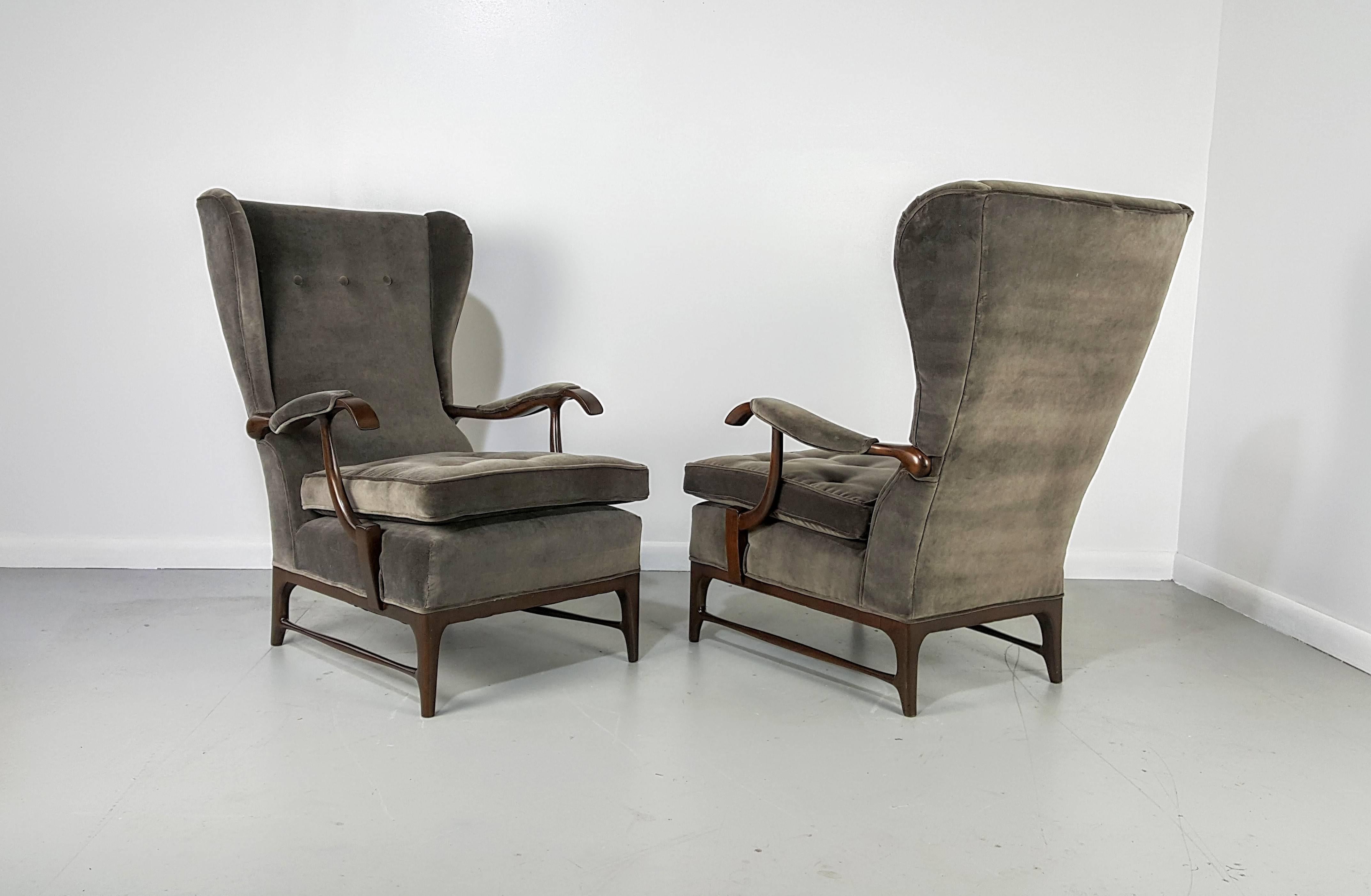 Italian Pair of Wingback Lounge Chairs by Paolo Buffa, Italy, 1950s