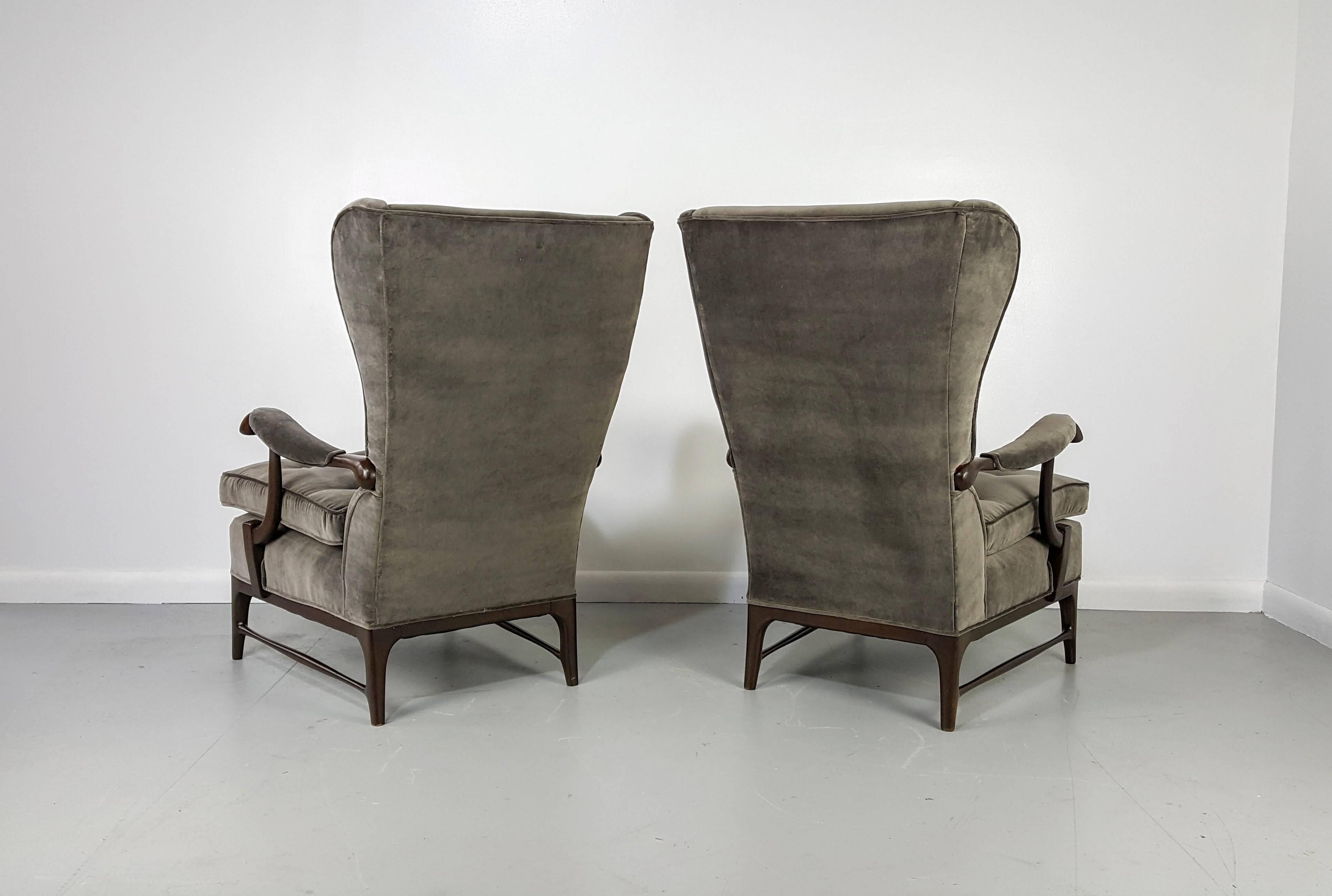 Pair of Wingback Lounge Chairs by Paolo Buffa, Italy, 1950s 3