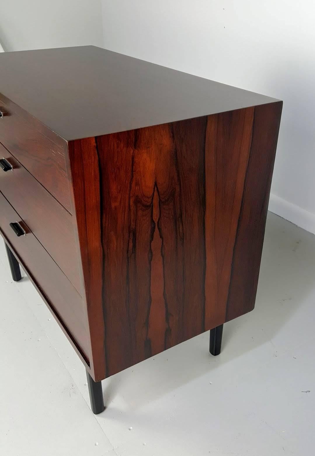 Mid-Century Modern Pair of Rosewood Chests in the Style of Harvey Probber, 1960s