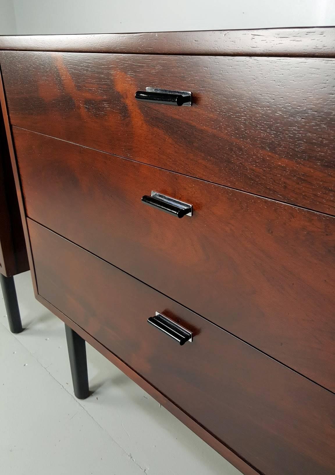 Pair of Rosewood Chests in the Style of Harvey Probber, 1960s In Excellent Condition In New York, NY