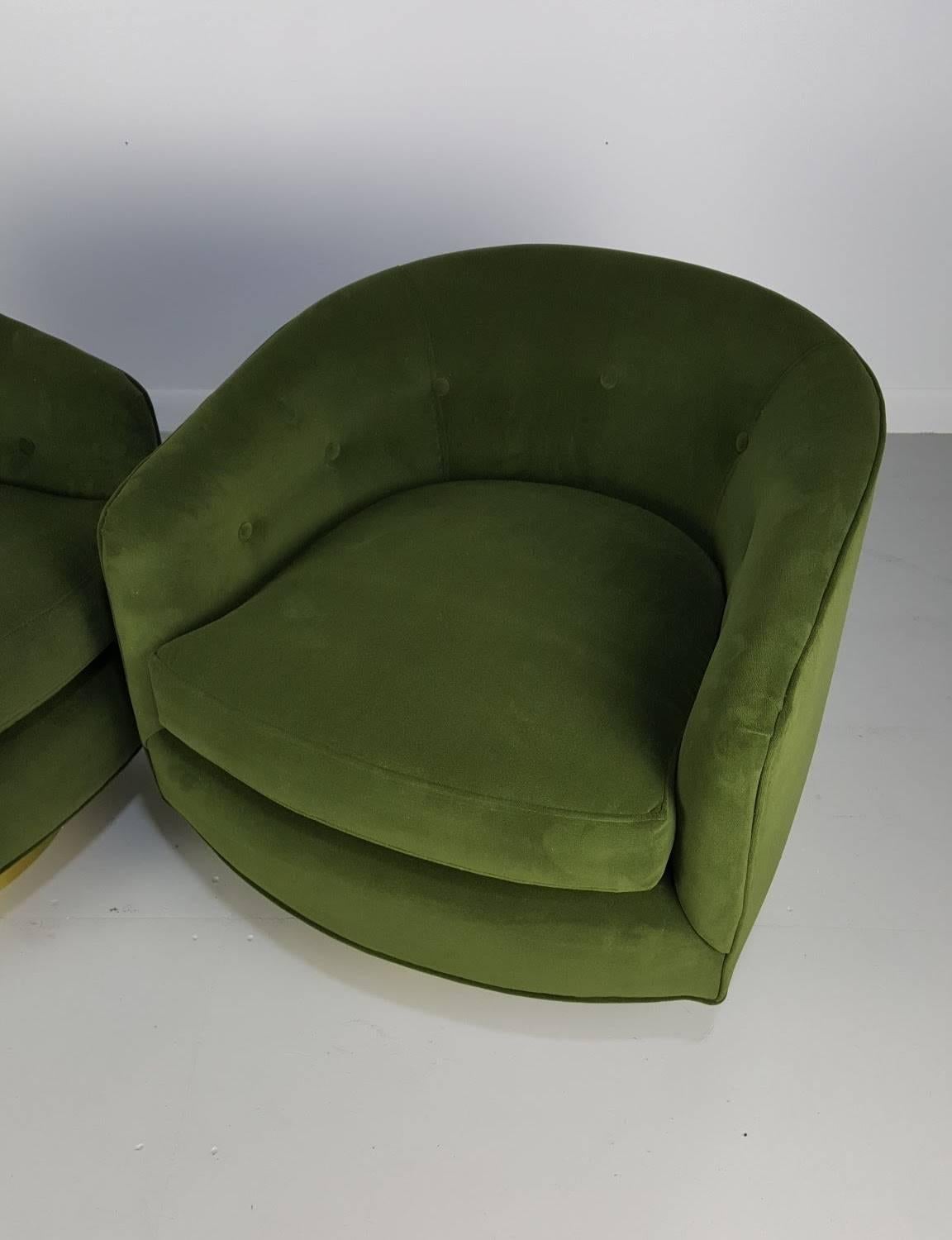 American Swivel Lounge Chairs in Velvet with Polished Brass Bases, style of Milo Baughman