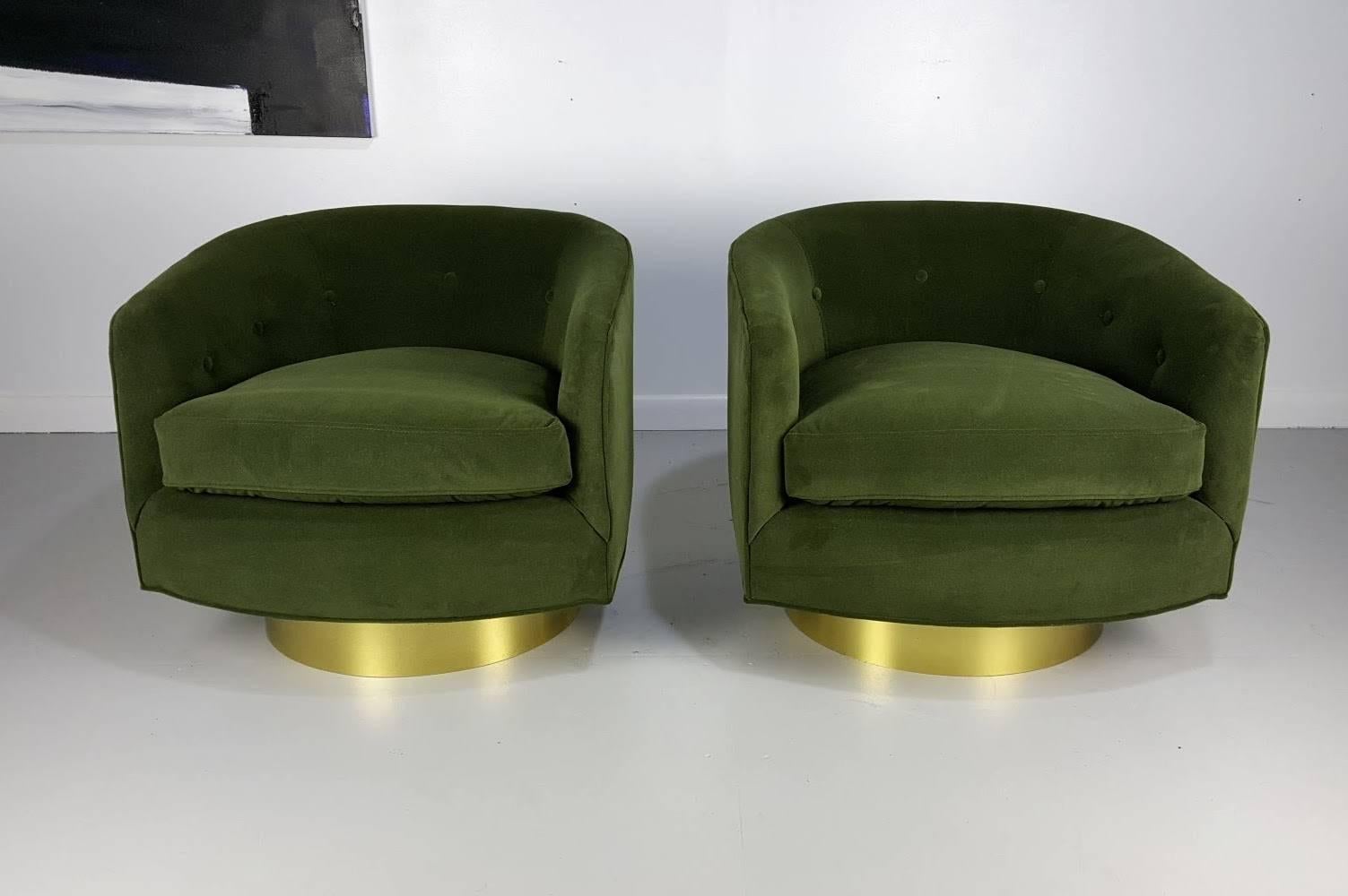 Mid-Century Modern Swivel Lounge Chairs in Velvet with Polished Brass Bases, style of Milo Baughman