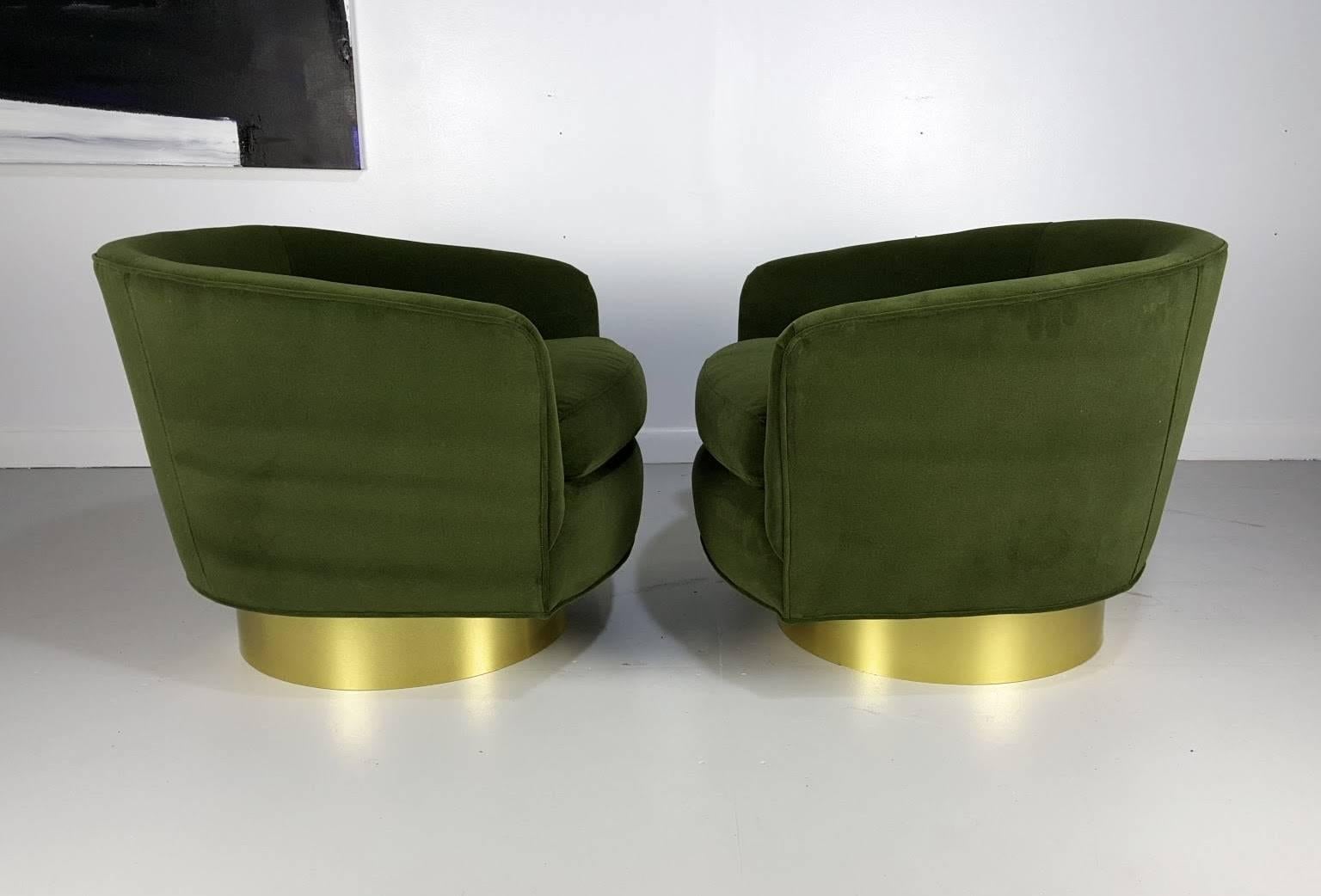Contemporary Swivel Lounge Chairs in Velvet with Polished Brass Bases, style of Milo Baughman