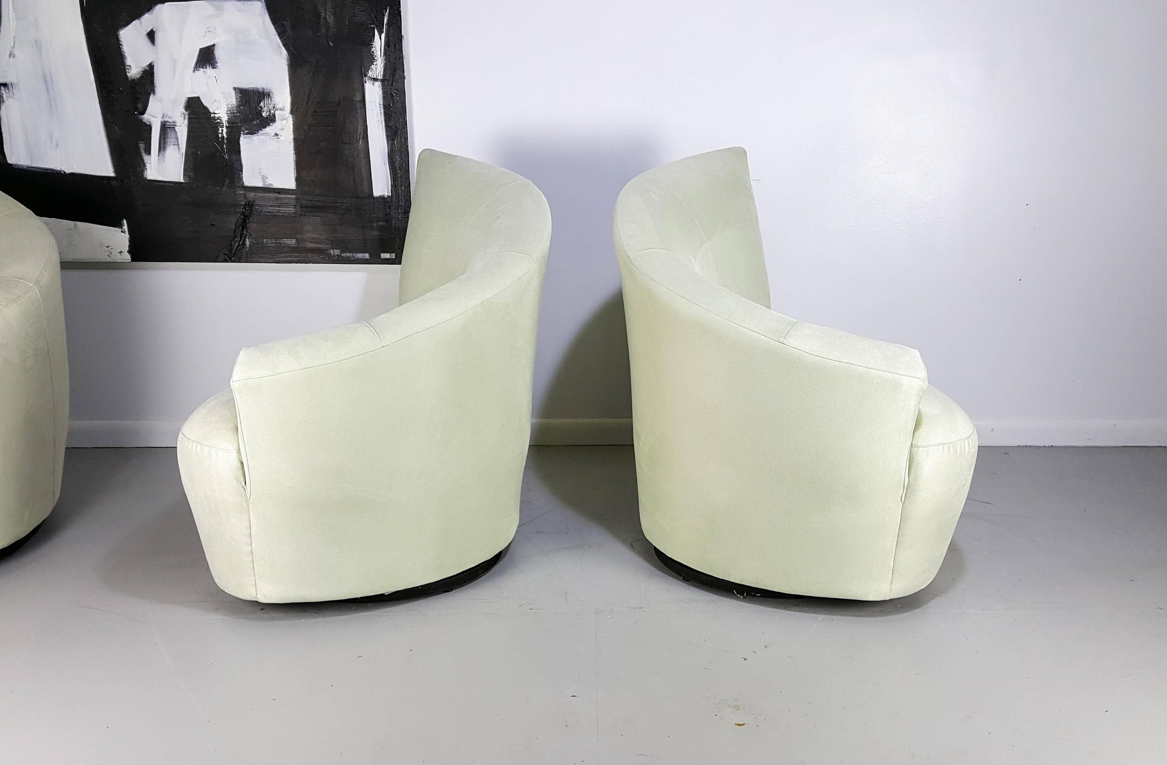 Sculptural Bilbao Lounge Chairs by Vladimir Kagan in Ultra Suede, 1970s In Excellent Condition In New York, NY