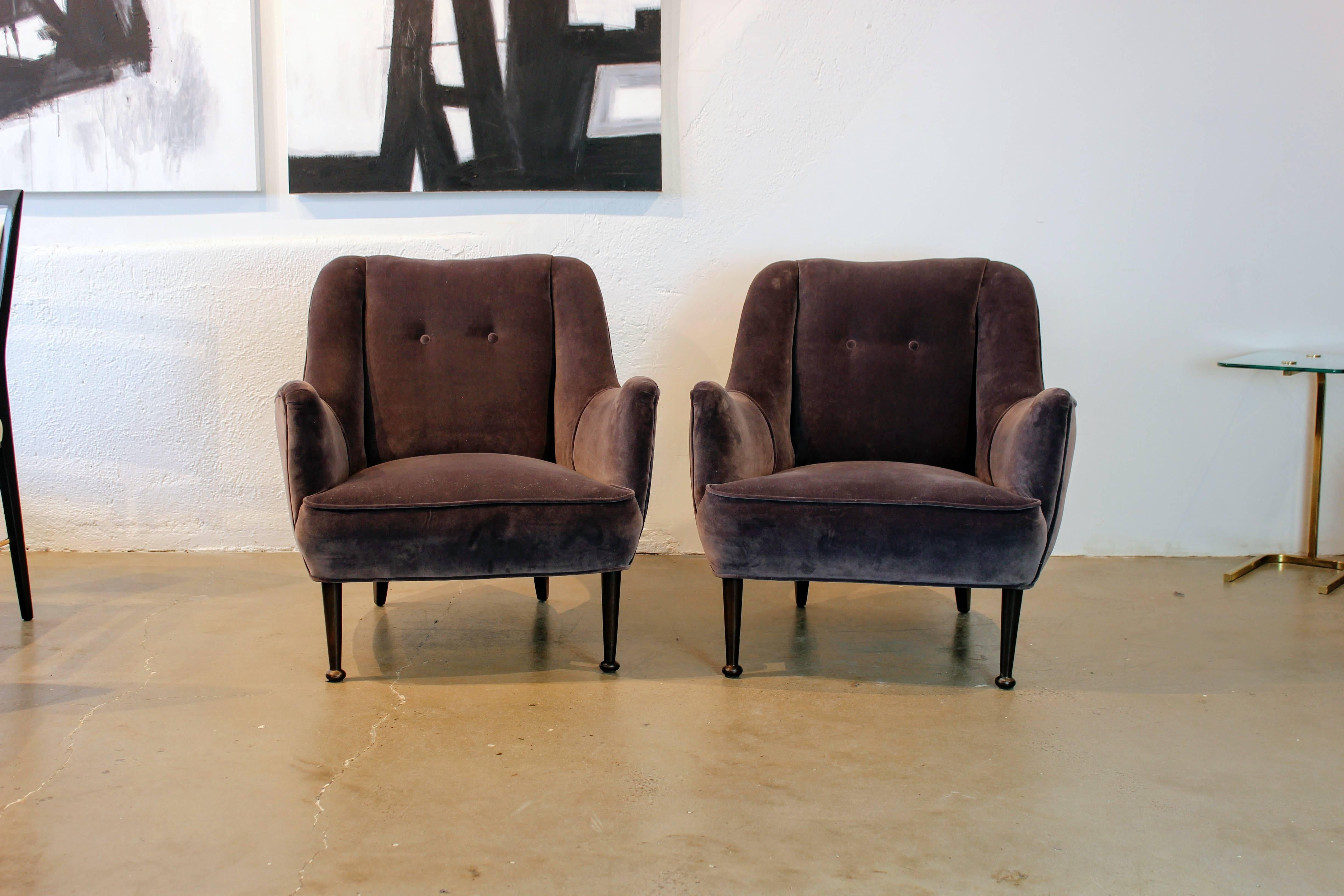 Scandinavian Modern Gorgeous Pair of Mid-Century Modern Lounge Chairs in Deep Lilac Gray Velvet